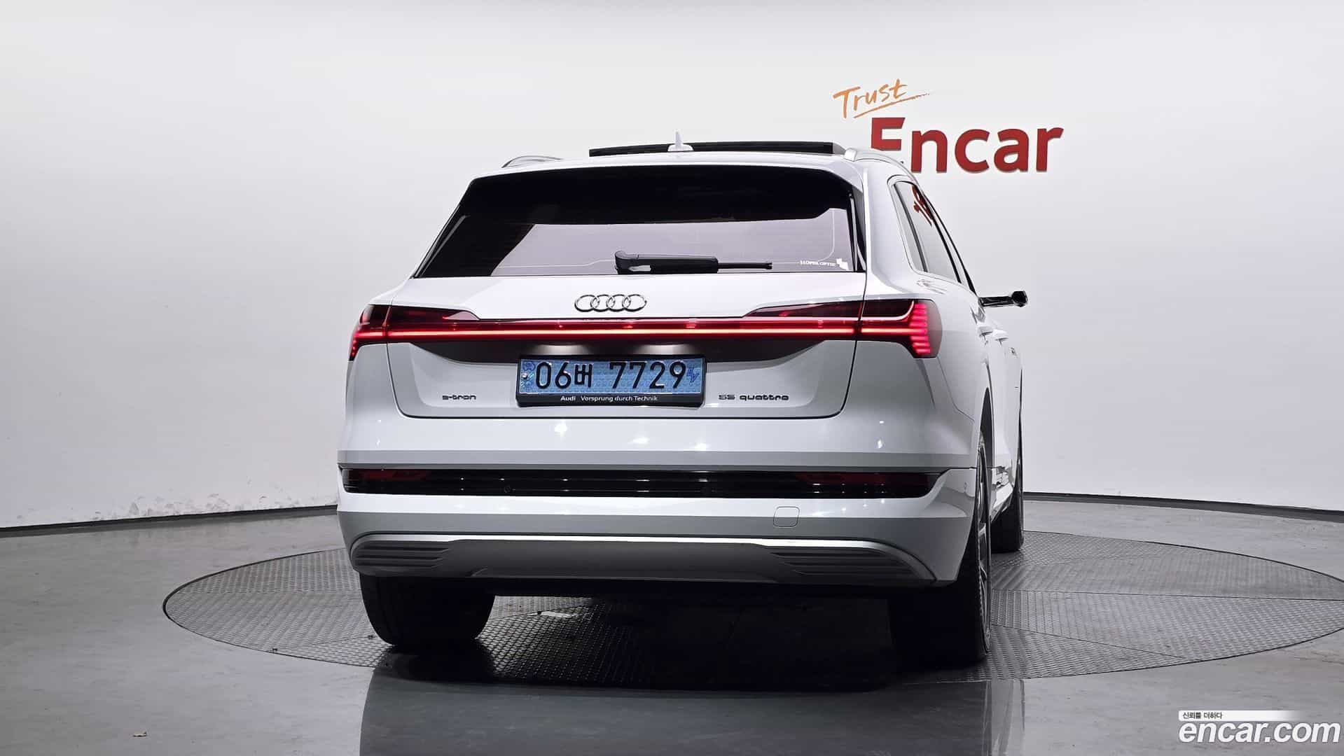 e-tron Audi 2021.11-OUTER-004