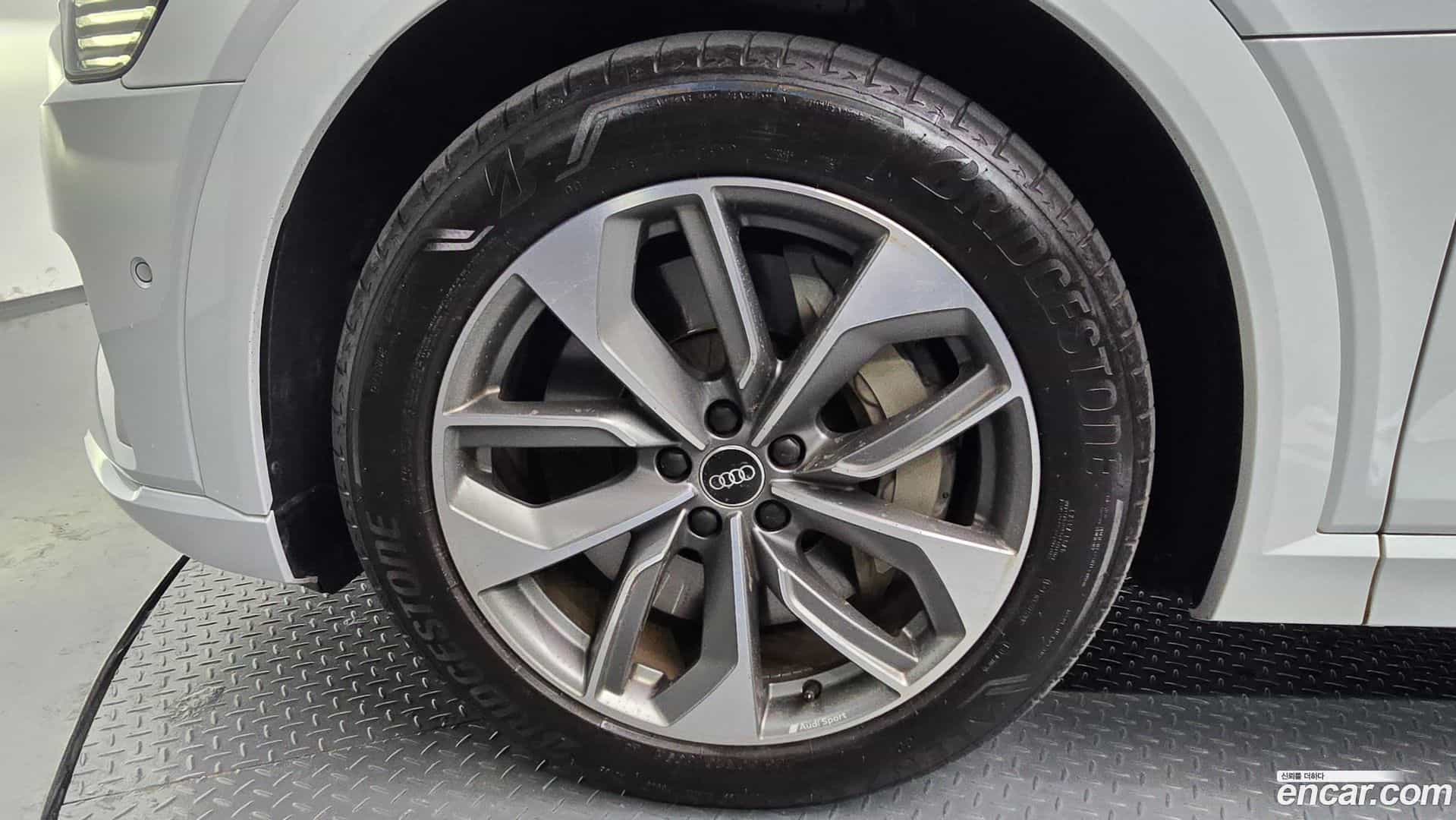 e-tron Audi 2021.11-OUTER-005