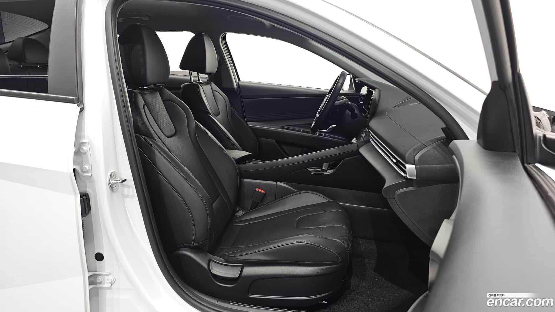 AVANTE Hyundai 2024.2-INNER-010