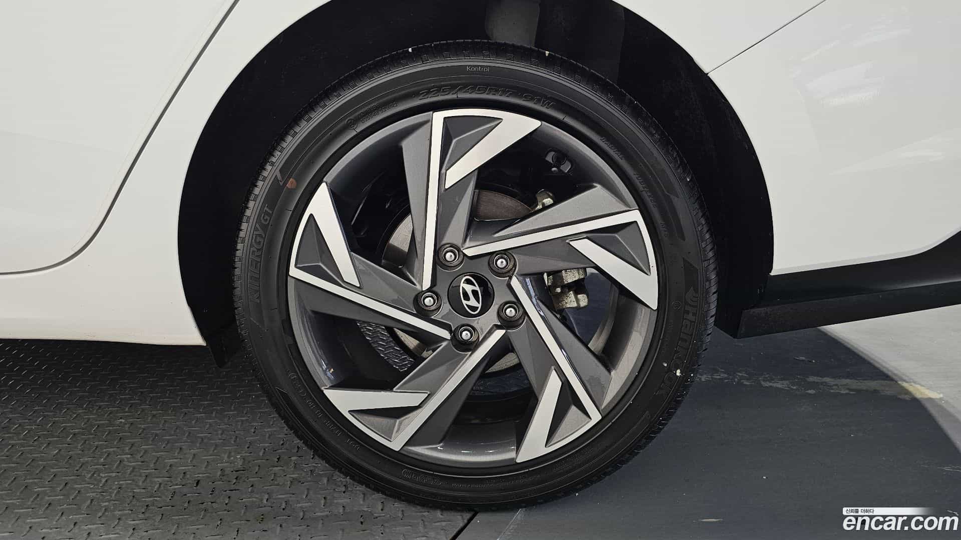 AVANTE Hyundai 2024.2-OUTER-031