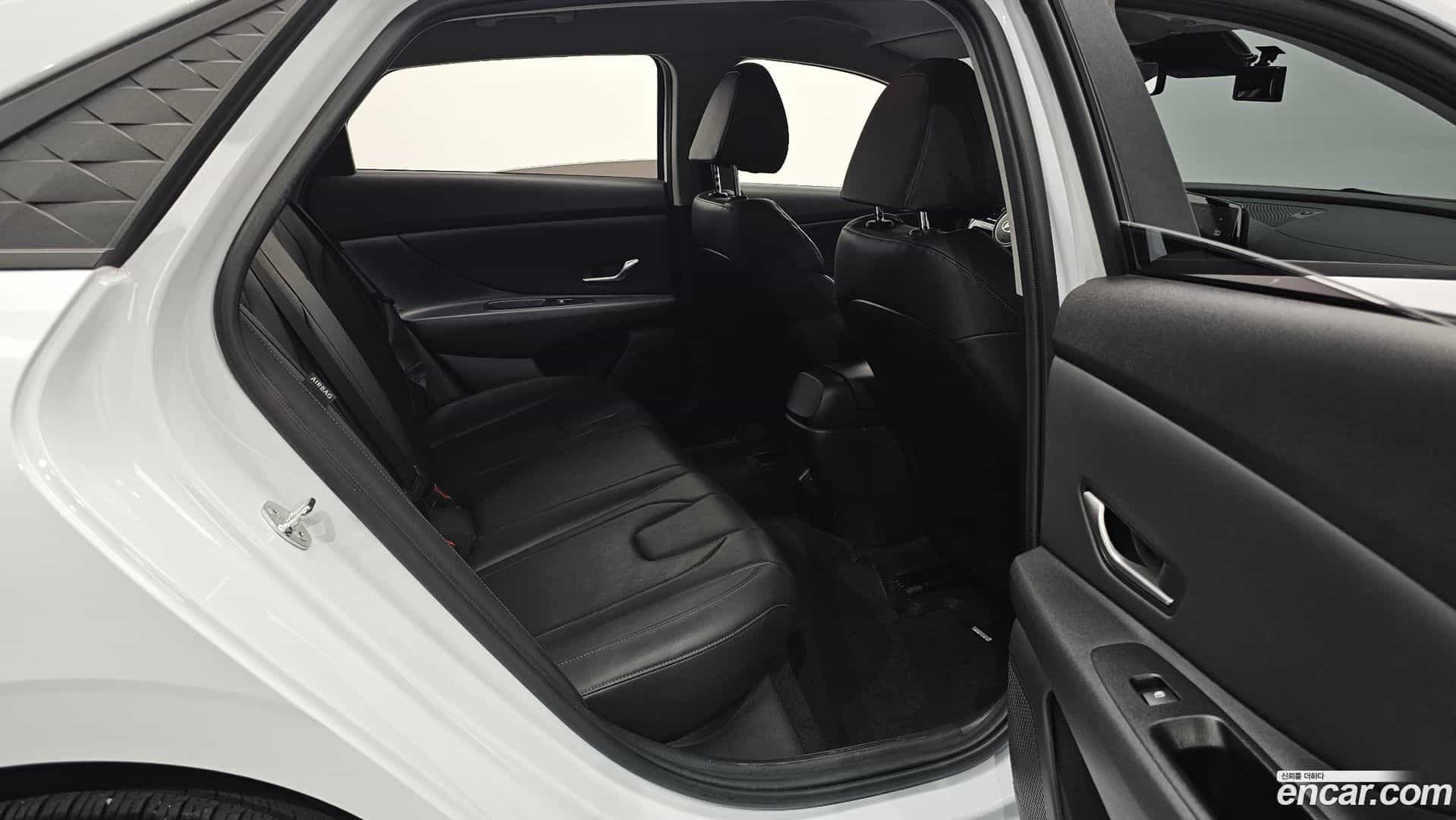 AVANTE Hyundai 2024.2-INNER-036