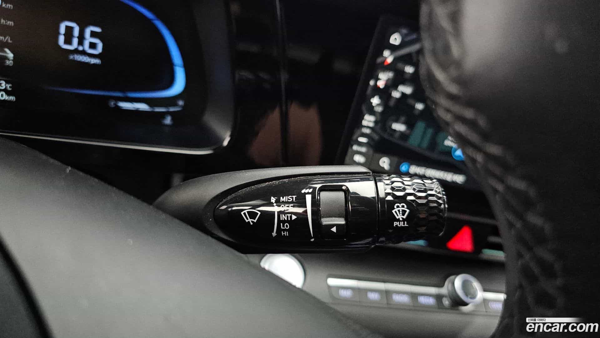 AVANTE Hyundai 2024.2-OPTION-040