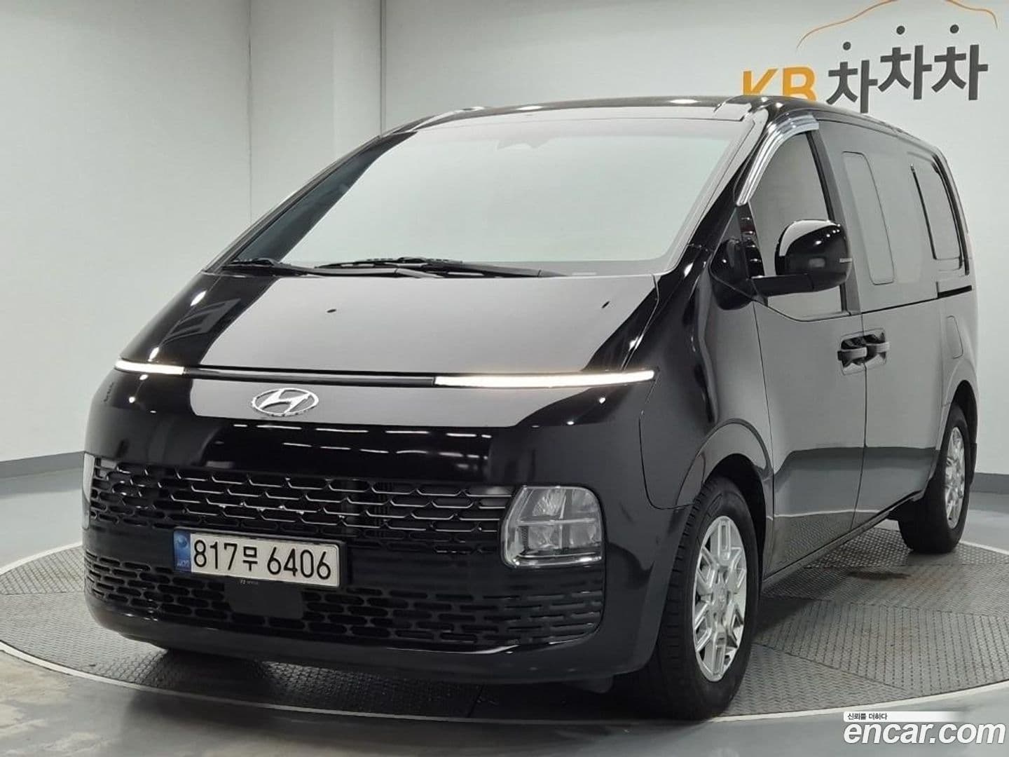 Main__Slider__Photo:Staria Hyundai 2022.8-0