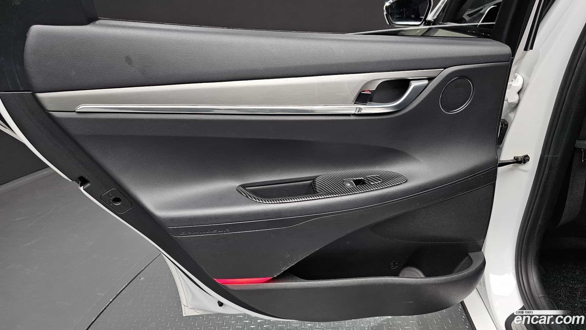 Grandeur Hyundai 2021.10-INNER-035