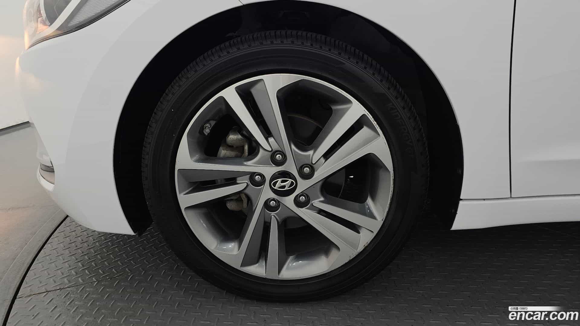 AVANTE Hyundai 2018.7-OUTER-005