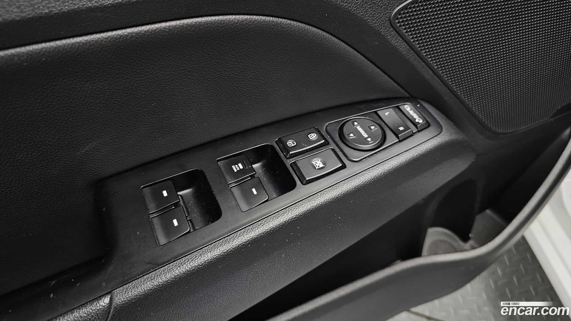 AVANTE Hyundai 2018.7-OPTION-022