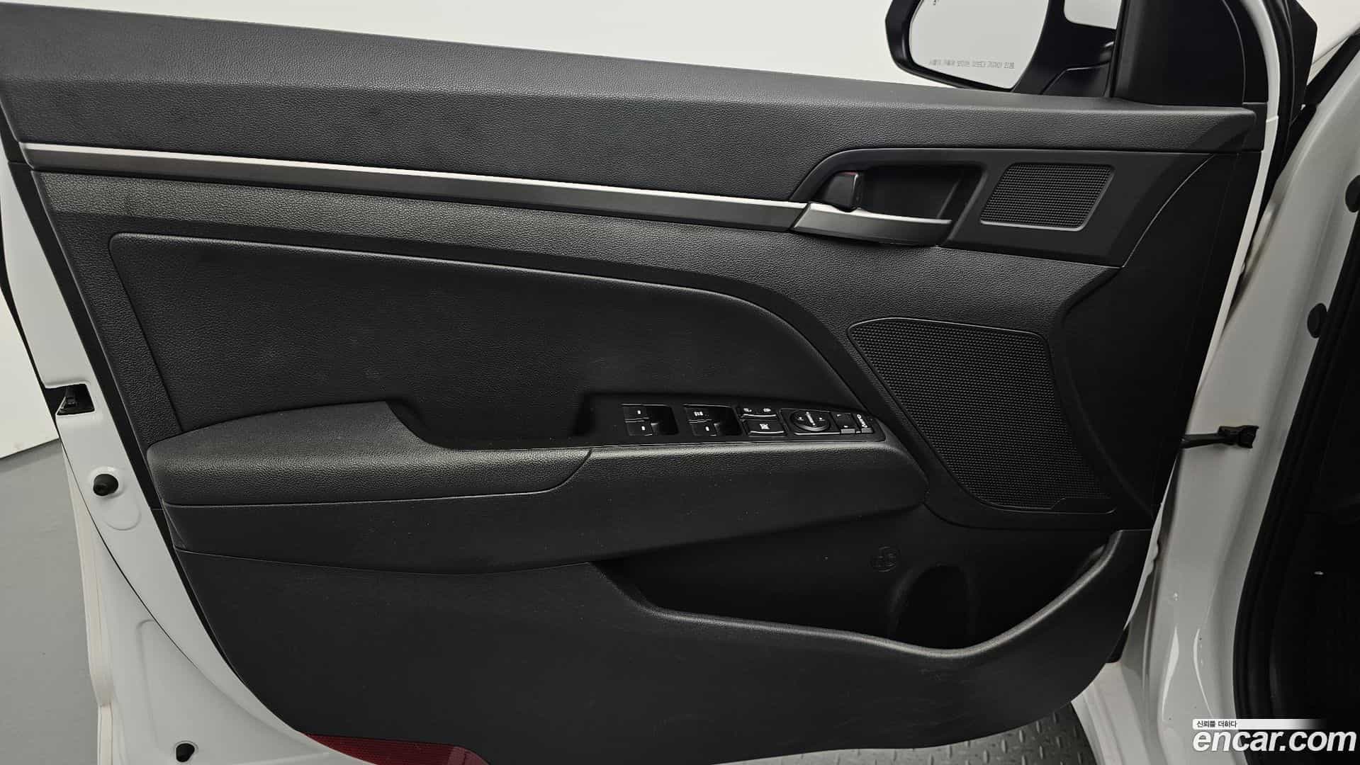 AVANTE Hyundai 2018.7-INNER-034