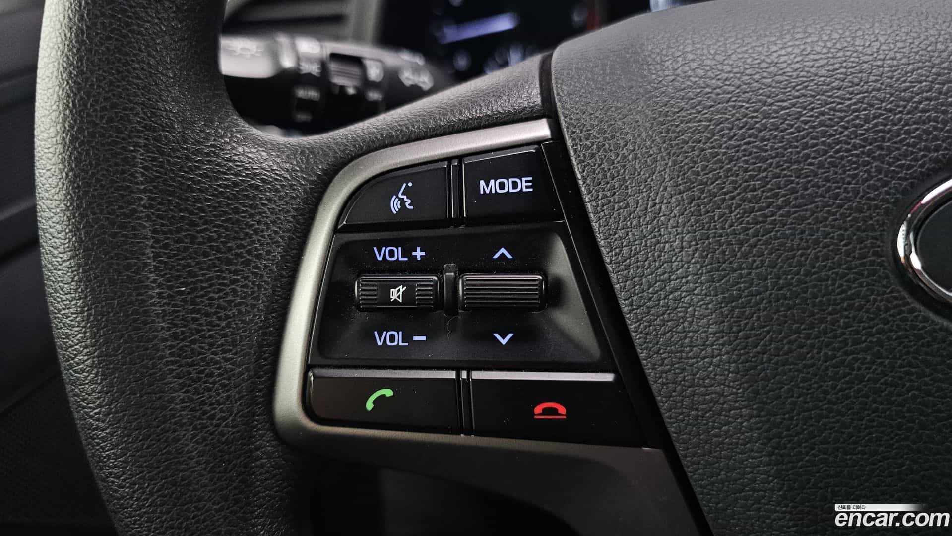 AVANTE Hyundai 2018.7-OPTION-043