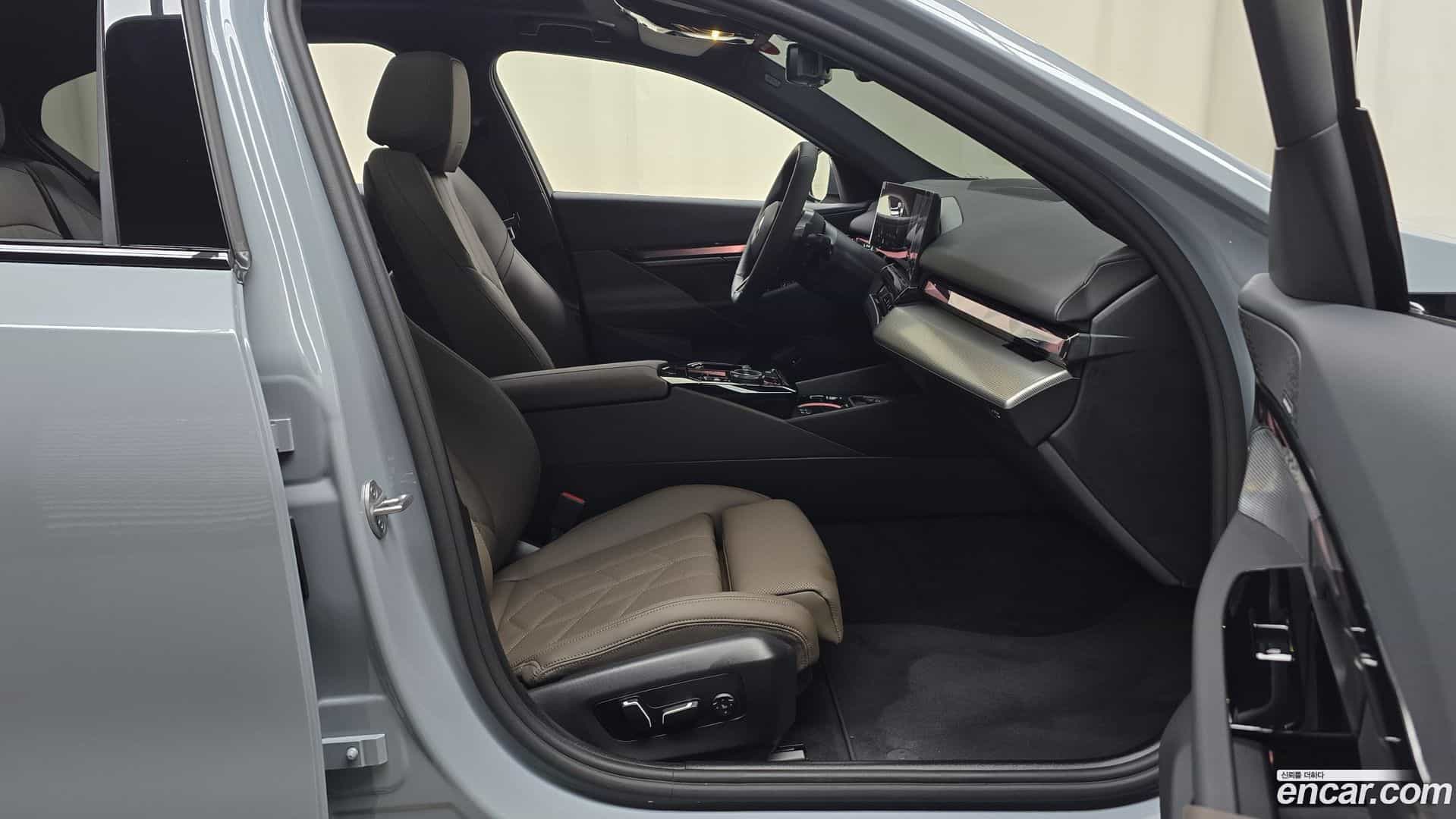 5-Series BMW 2026.0-INNER-036