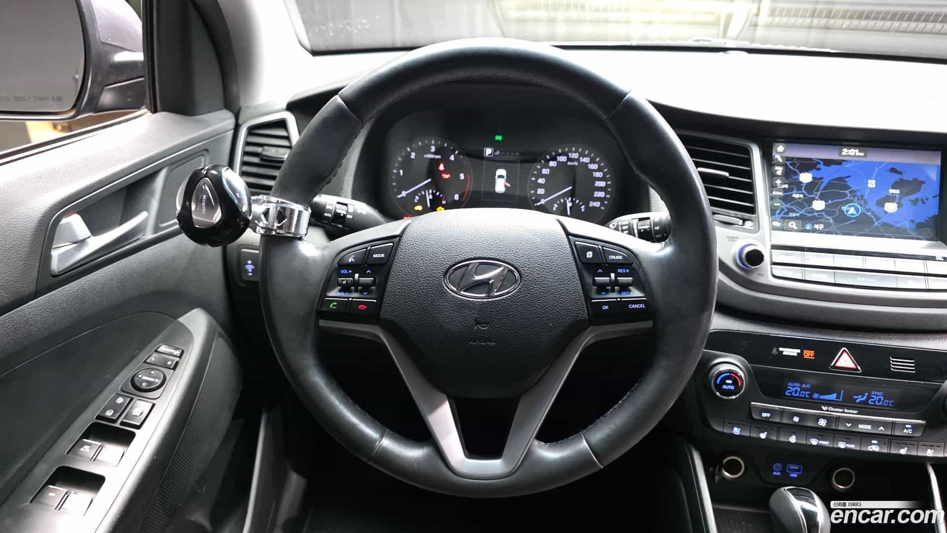 Tucson Hyundai 2016.3-OPTION-017