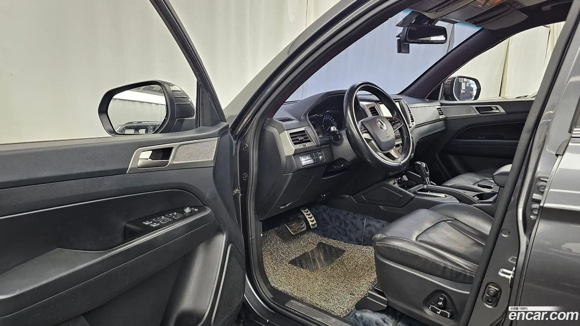 Rexton KG Mobility 2018.5-INNER-010