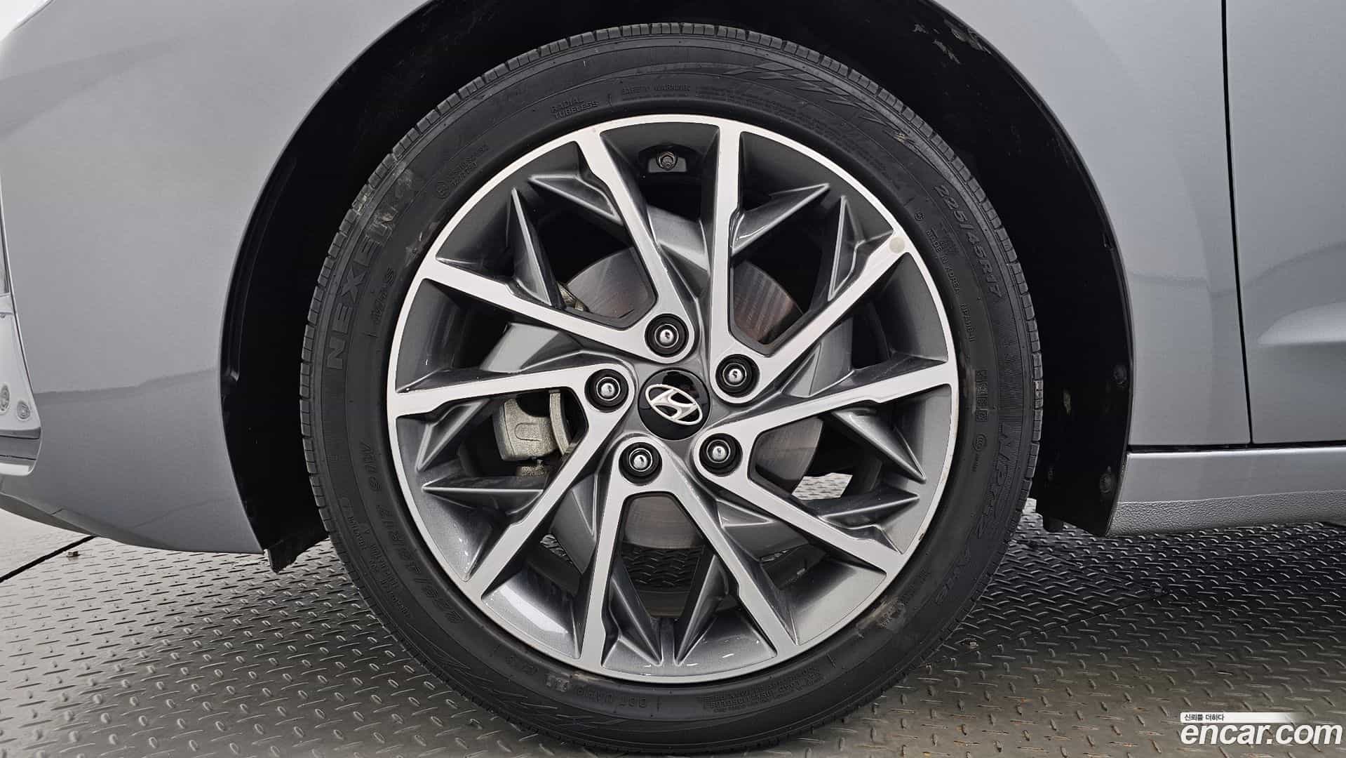 AVANTE Hyundai 2019.0-OUTER-005