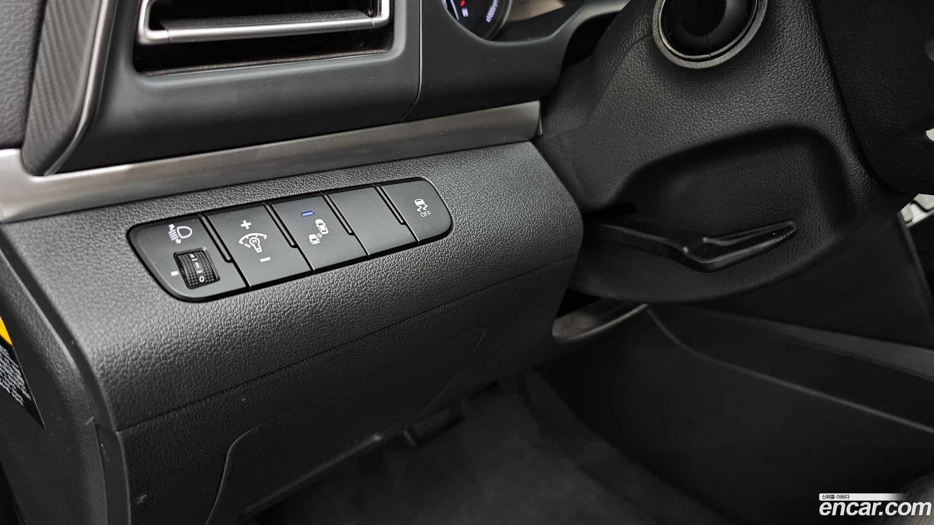 AVANTE Hyundai 2019.0-OPTION-022