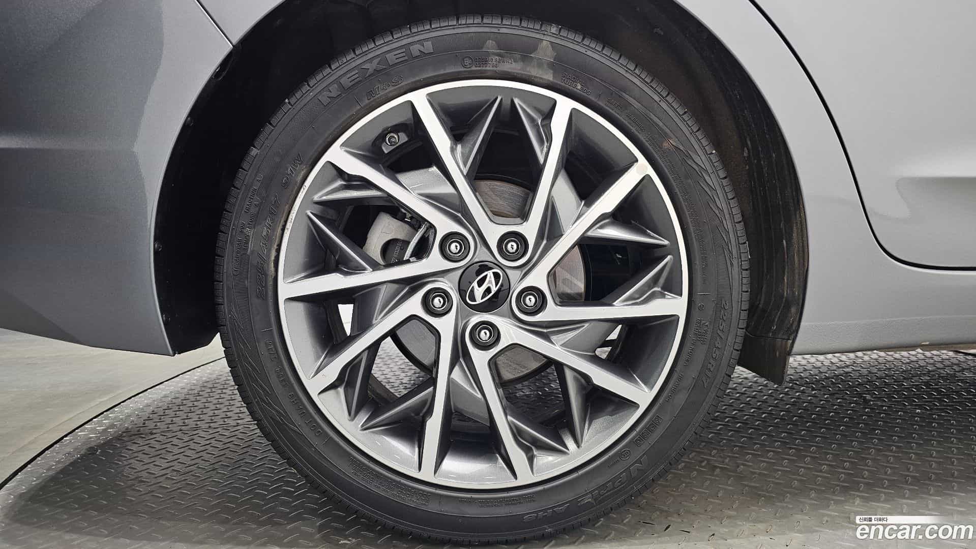 AVANTE Hyundai 2019.0-OUTER-031