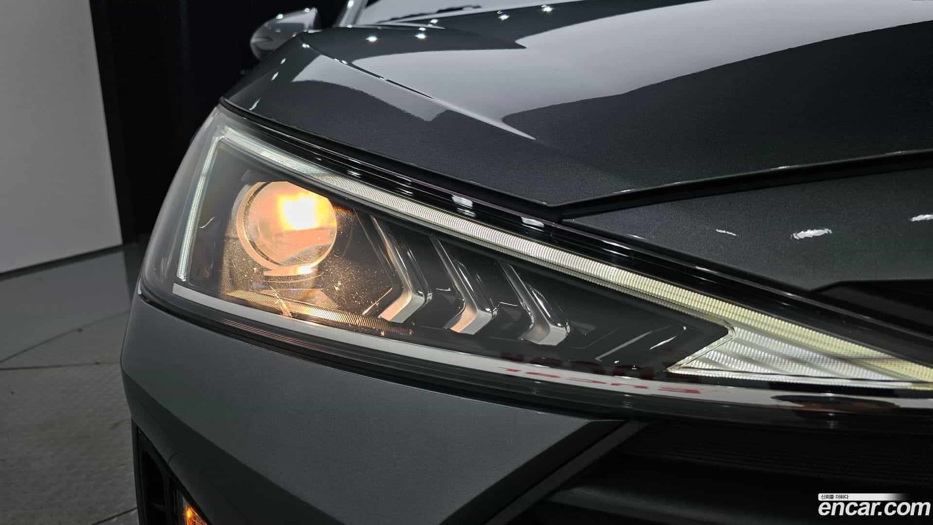 AVANTE Hyundai 2019.0-OUTER-032
