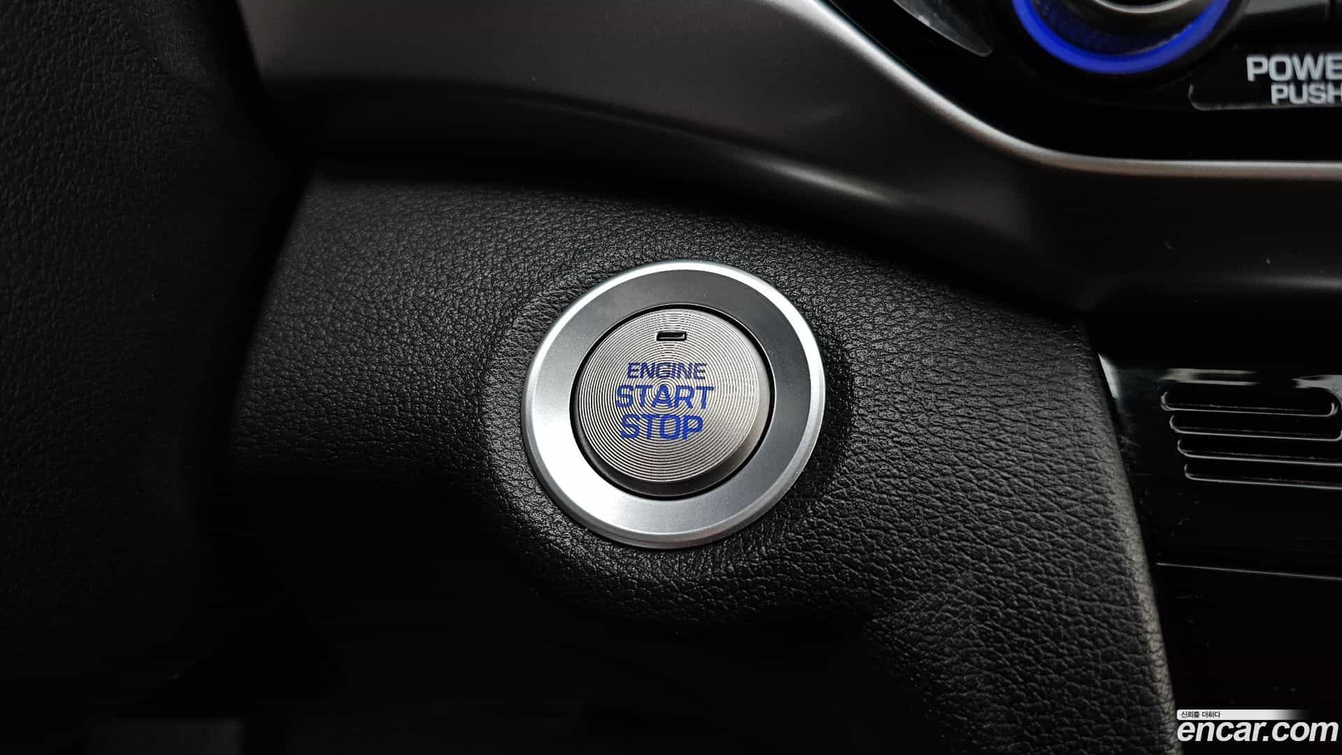 AVANTE Hyundai 2019.0-OPTION-042
