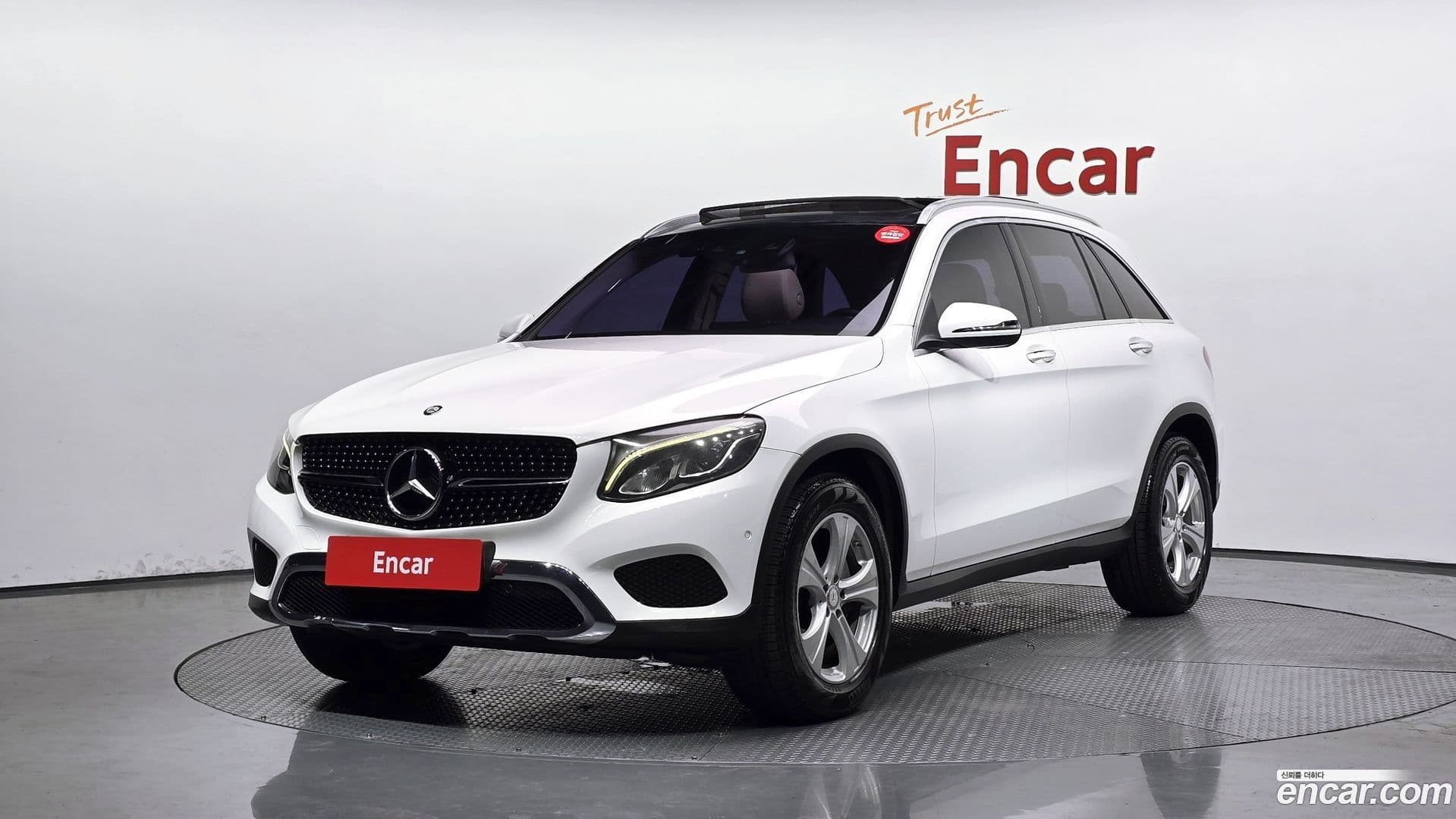 Main__Slider__Photo:GLC-Class Mercedes-Benz 2017.0-0