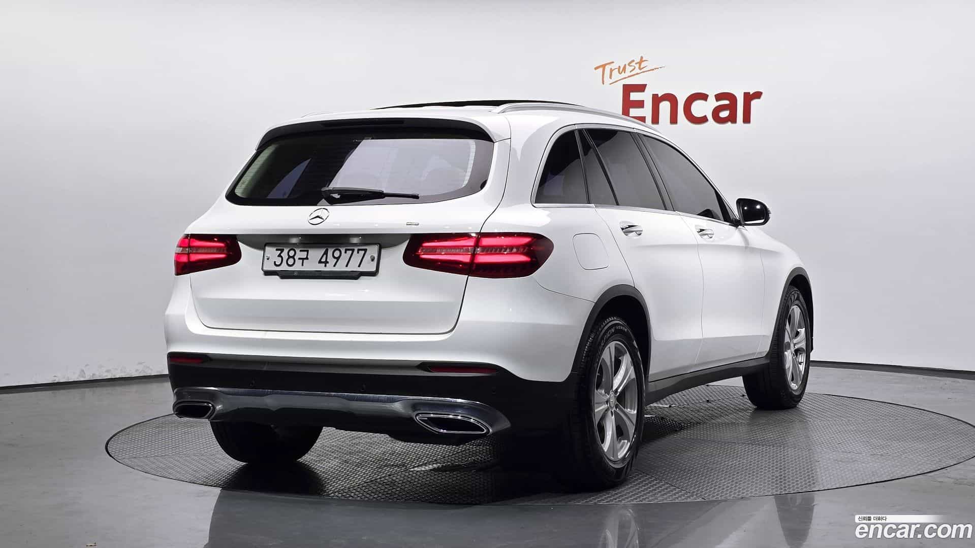 GLC-Class Mercedes-Benz 2017.0-OUTER-002