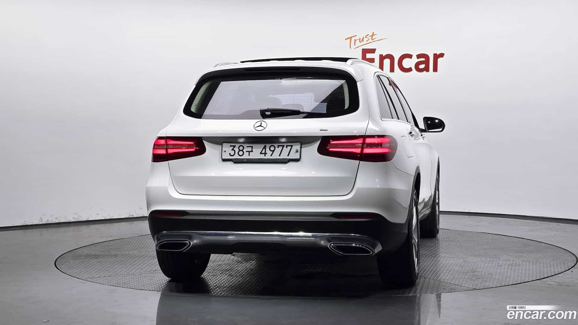GLC-Class Mercedes-Benz 2017.0-OUTER-004