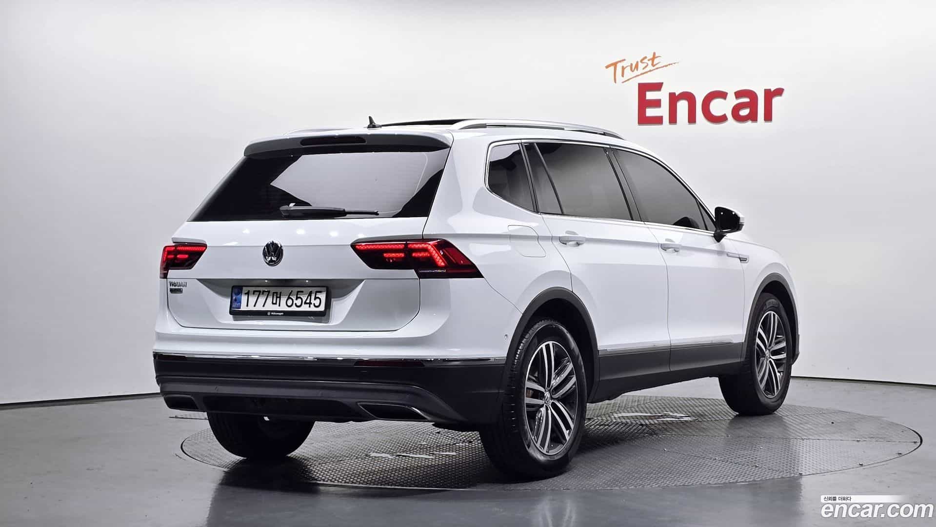 Tiguan Volkswagen 2020.11-OUTER-002