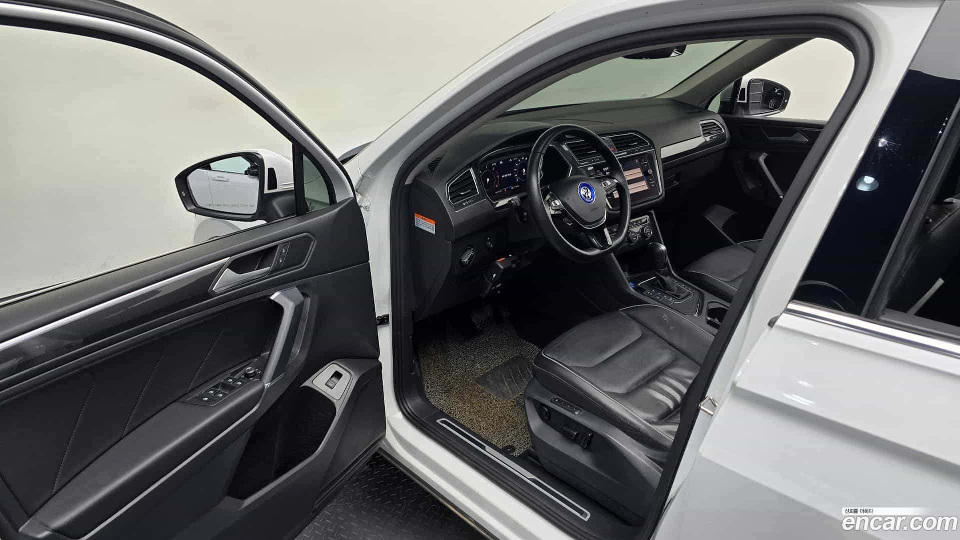 Tiguan Volkswagen 2020.11-OPTION-015