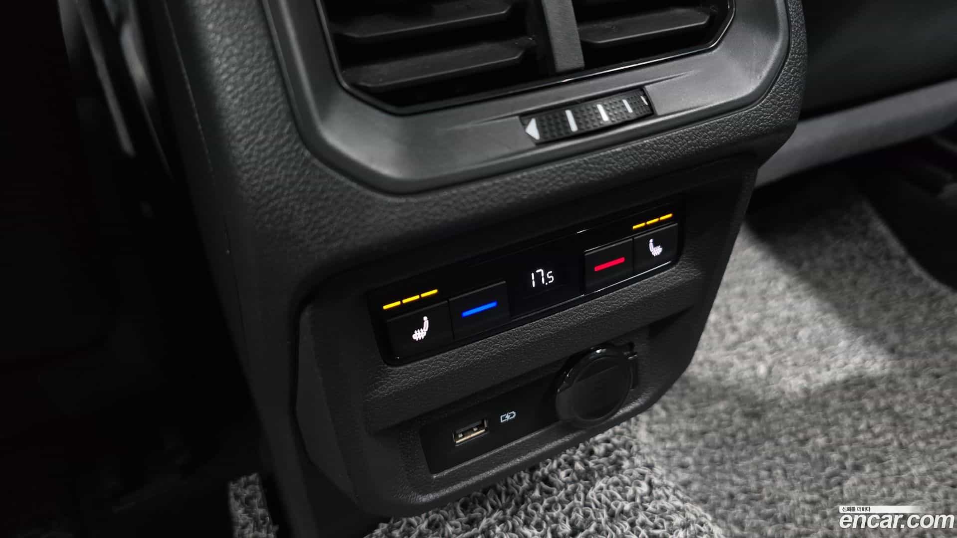 Tiguan Volkswagen 2020.11-OPTION-024
