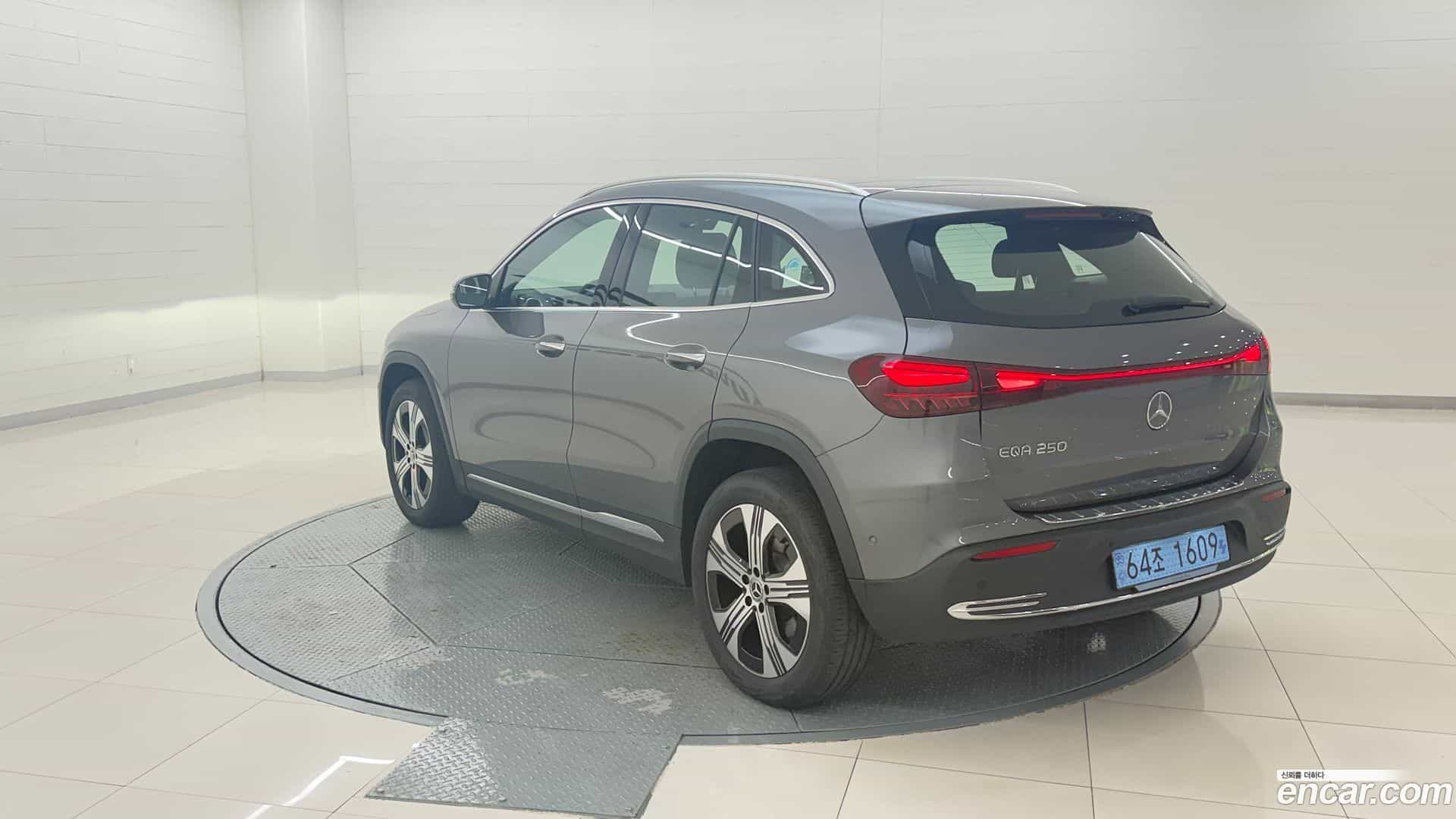 EQA Mercedes-Benz 2025.5-OUTER-003