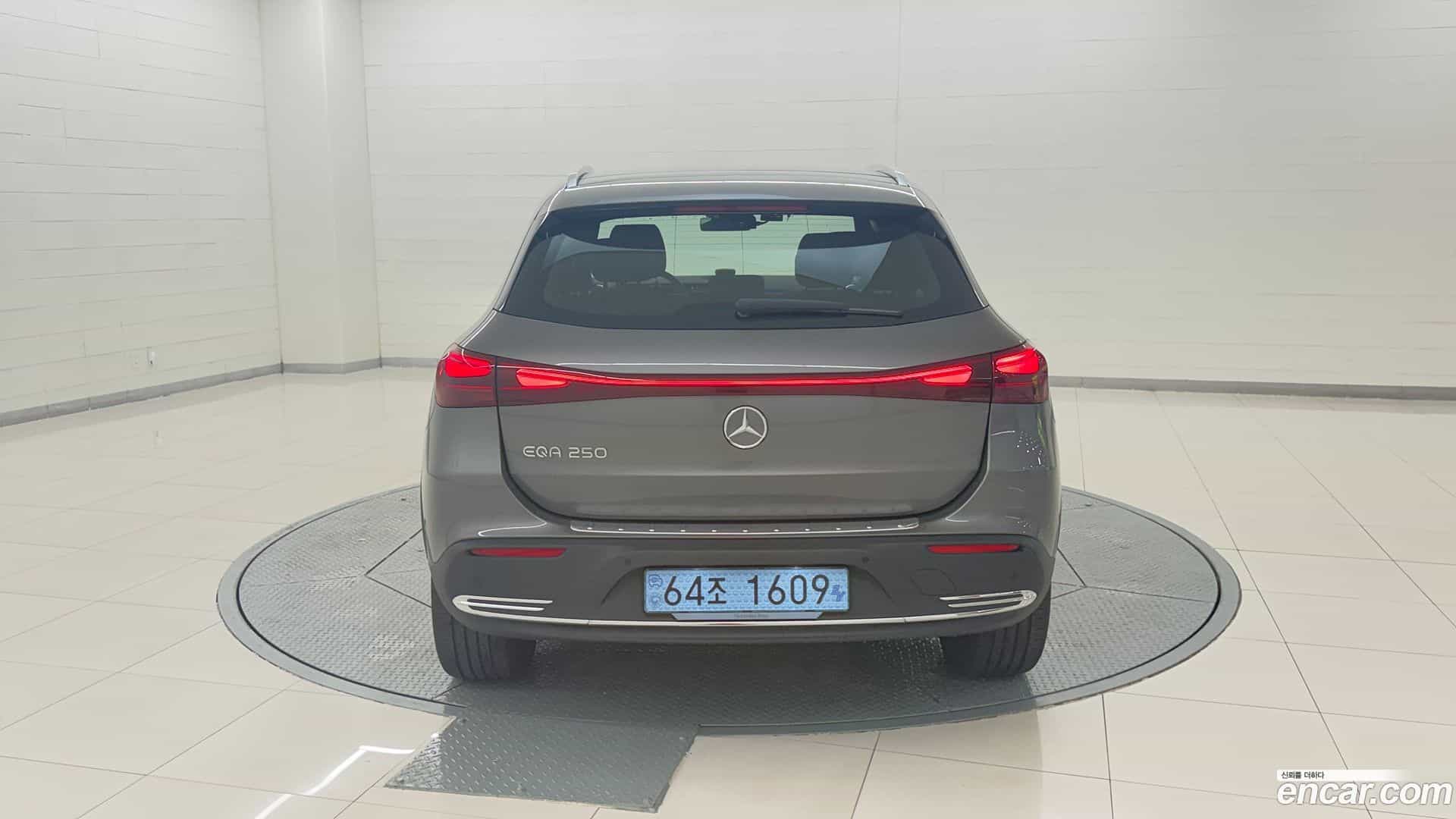 EQA Mercedes-Benz 2025.5-OUTER-004