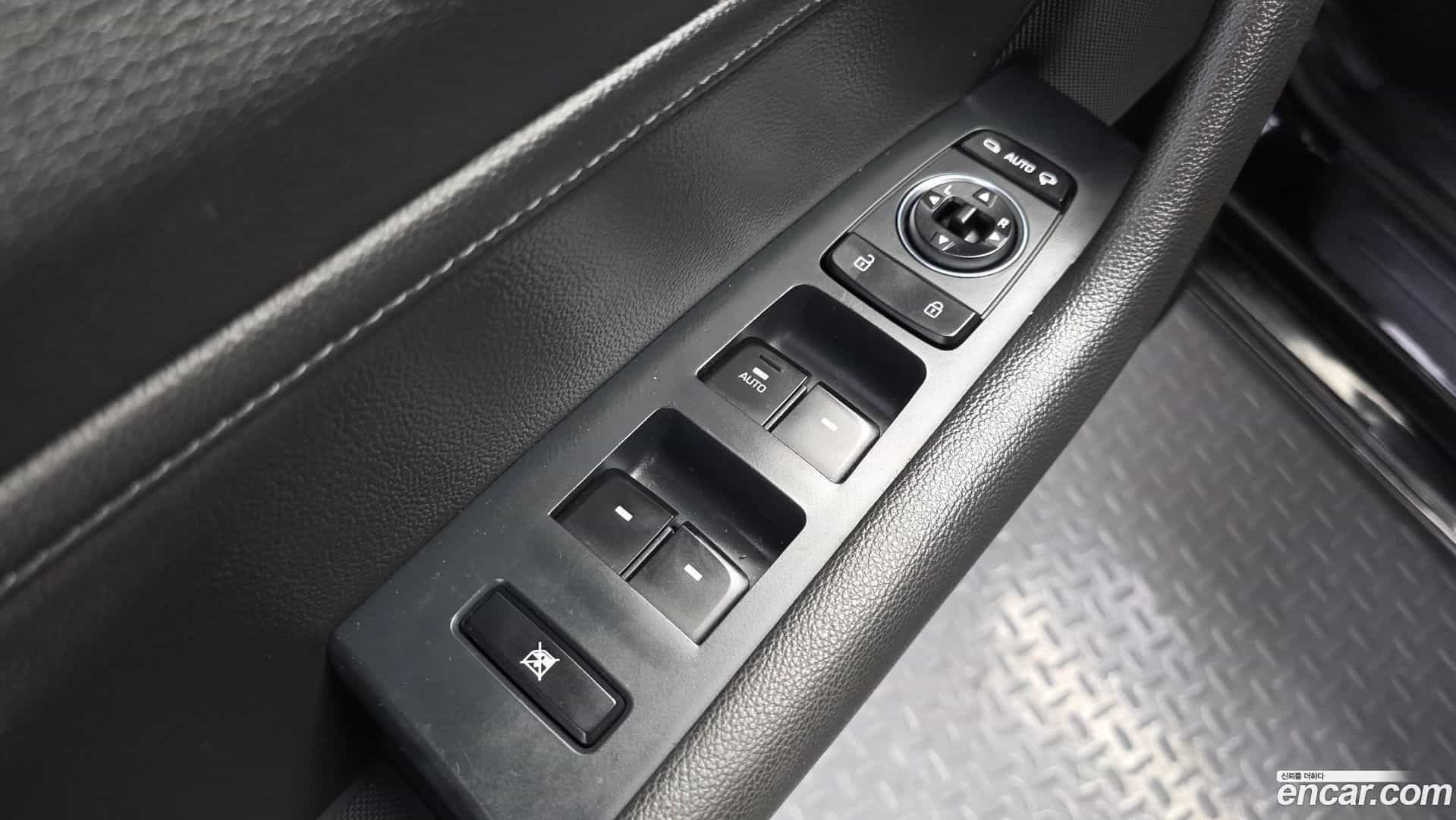 Sonata Hyundai 2016.6-OPTION-041