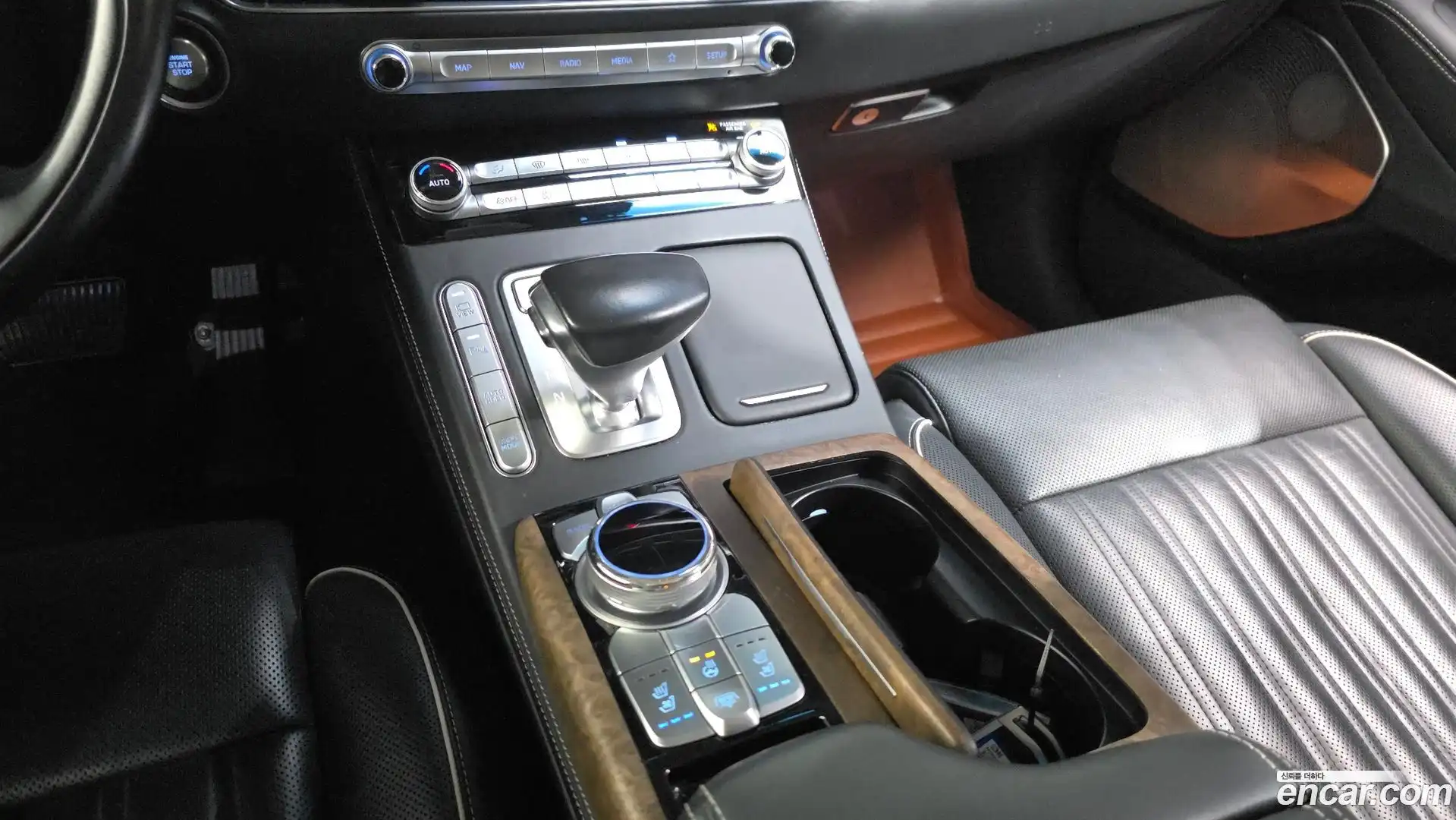 G90 Genesis 2019.0-INNER-009