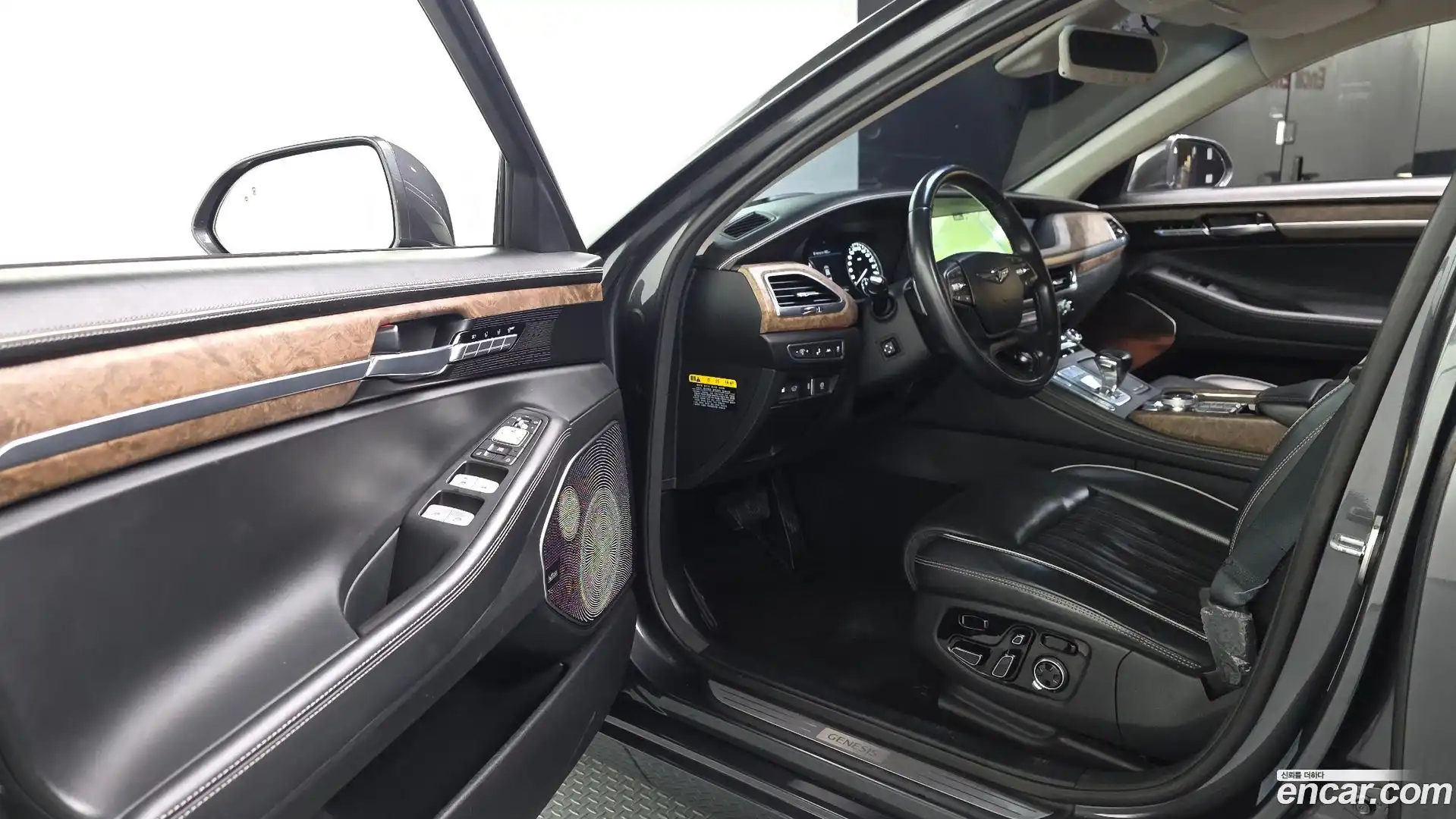 G90 Genesis 2019.0-INNER-010