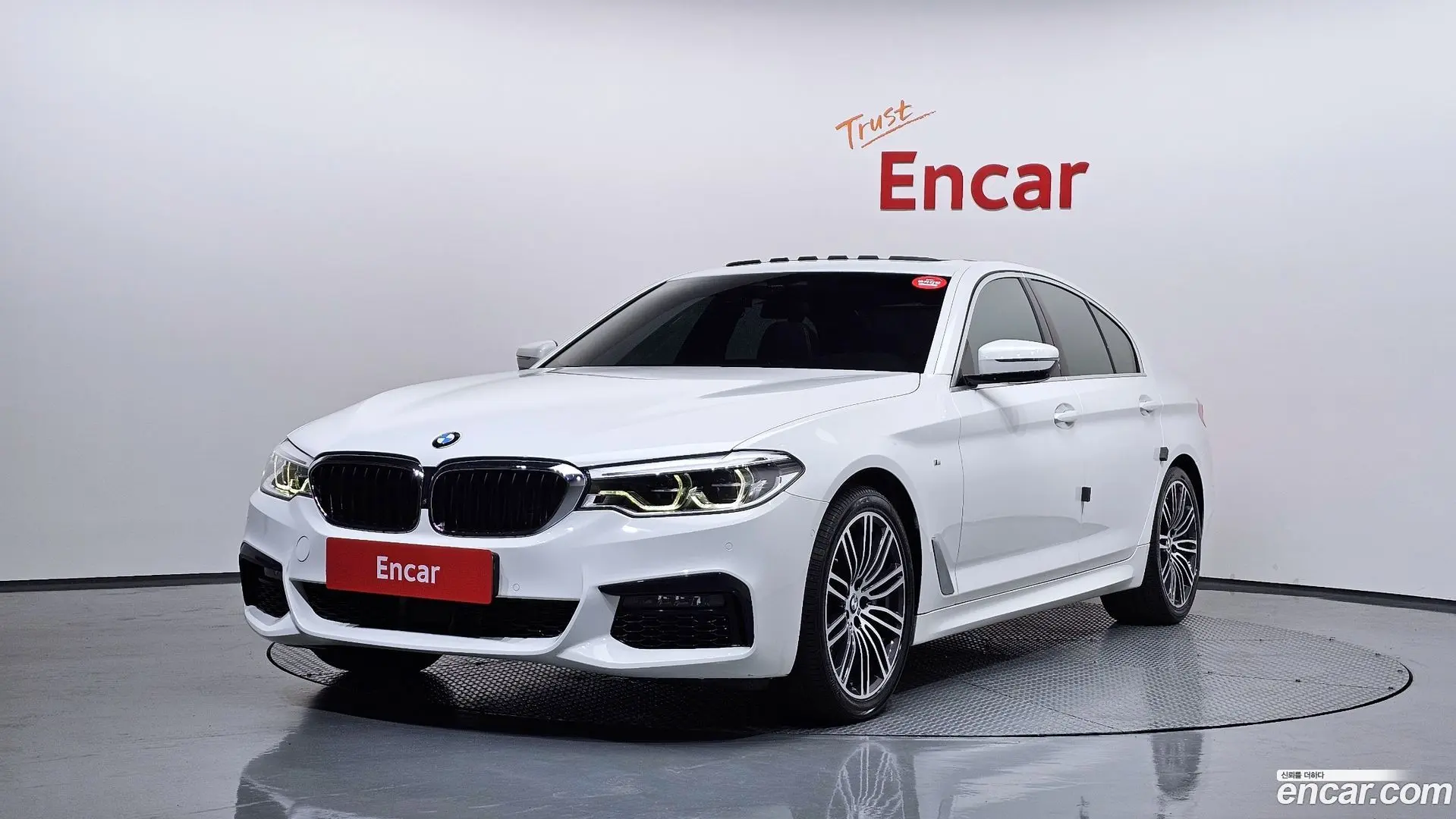 Main__Slider__Photo:5-Series BMW 2019.9-0