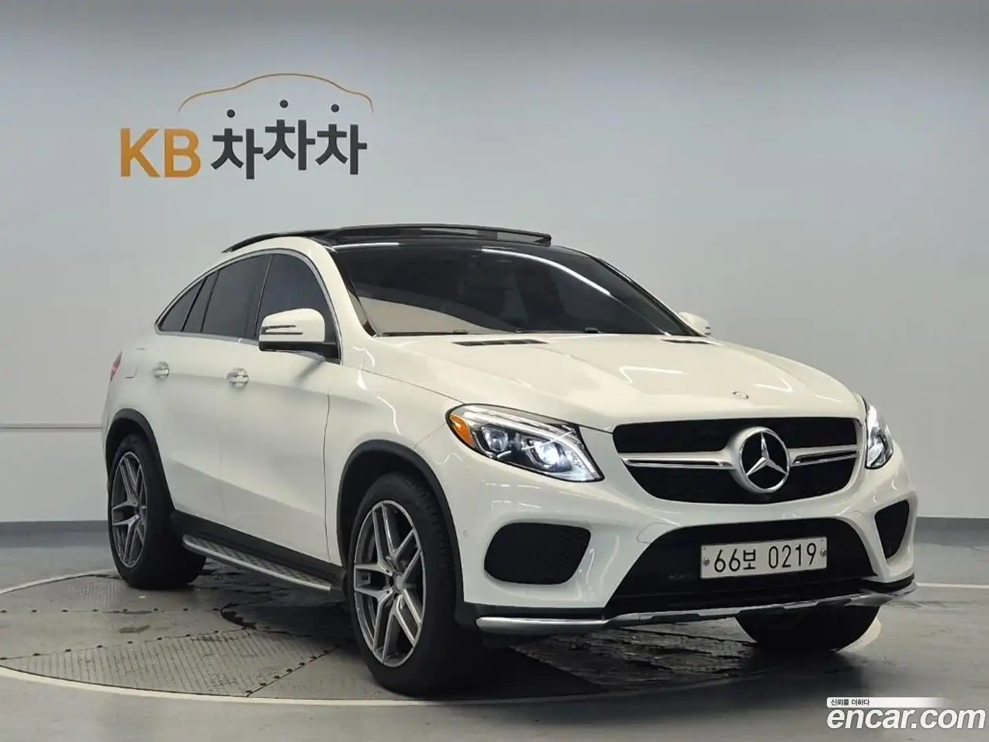 GLE-Class Mercedes-Benz 2016.10-OUTER-004