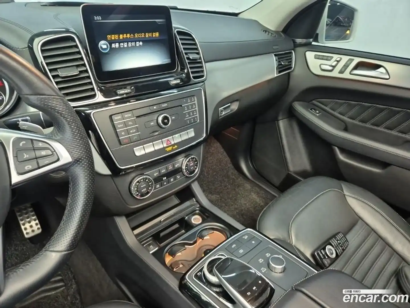 GLE-Class Mercedes-Benz 2016.10-INNER-010