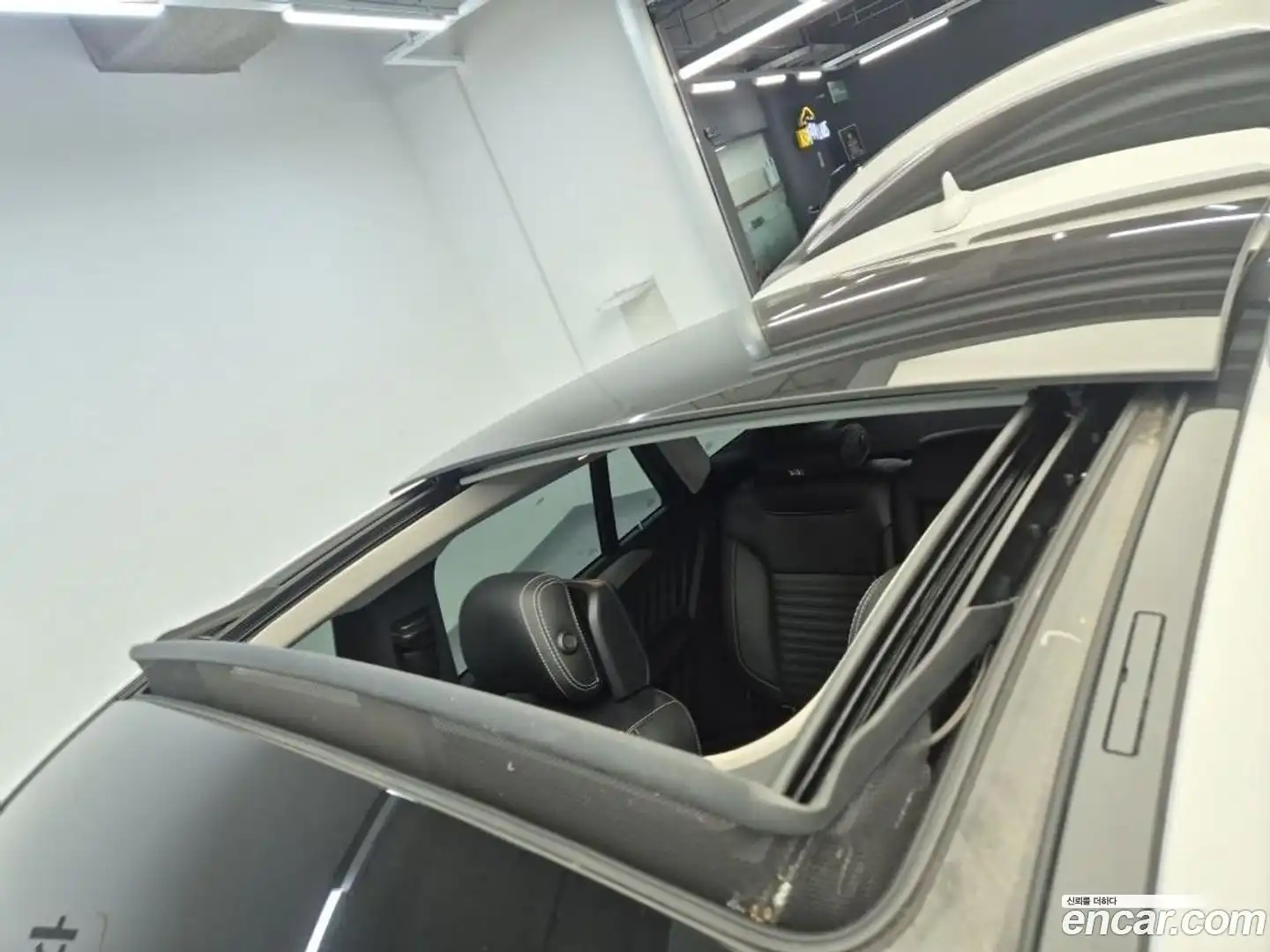 GLE-Class Mercedes-Benz 2016.10-OPTION-017