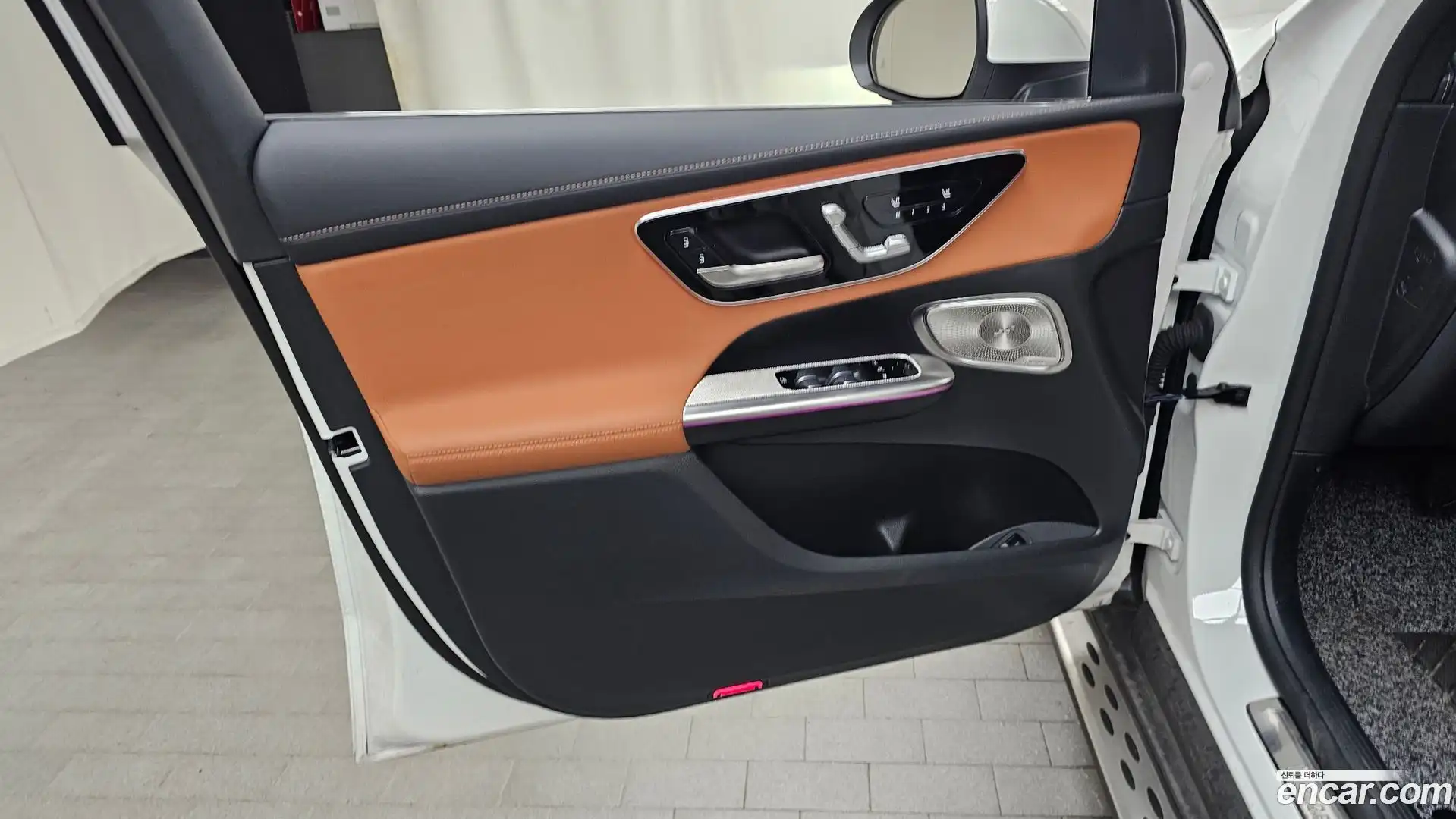 GLC-Class Mercedes-Benz 2025.4-INNER-034