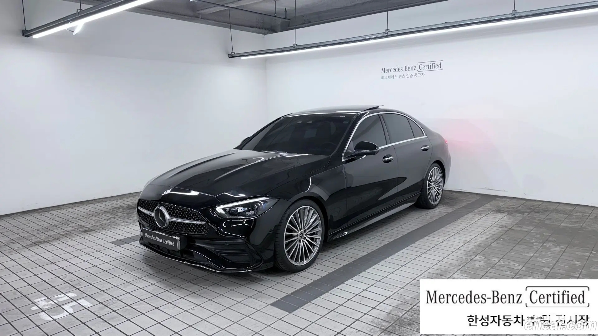 Main__Slider__Photo:C-Class Mercedes-Benz 2023.4-0