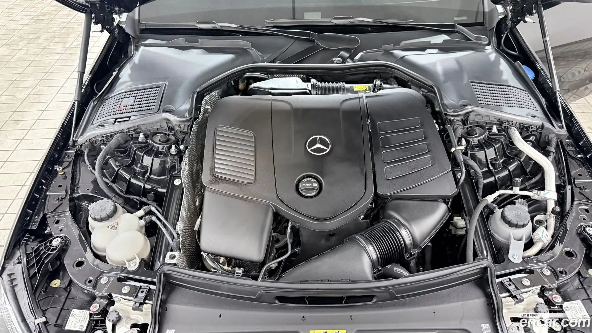 C-Class Mercedes-Benz 2023.4-OUTER-006