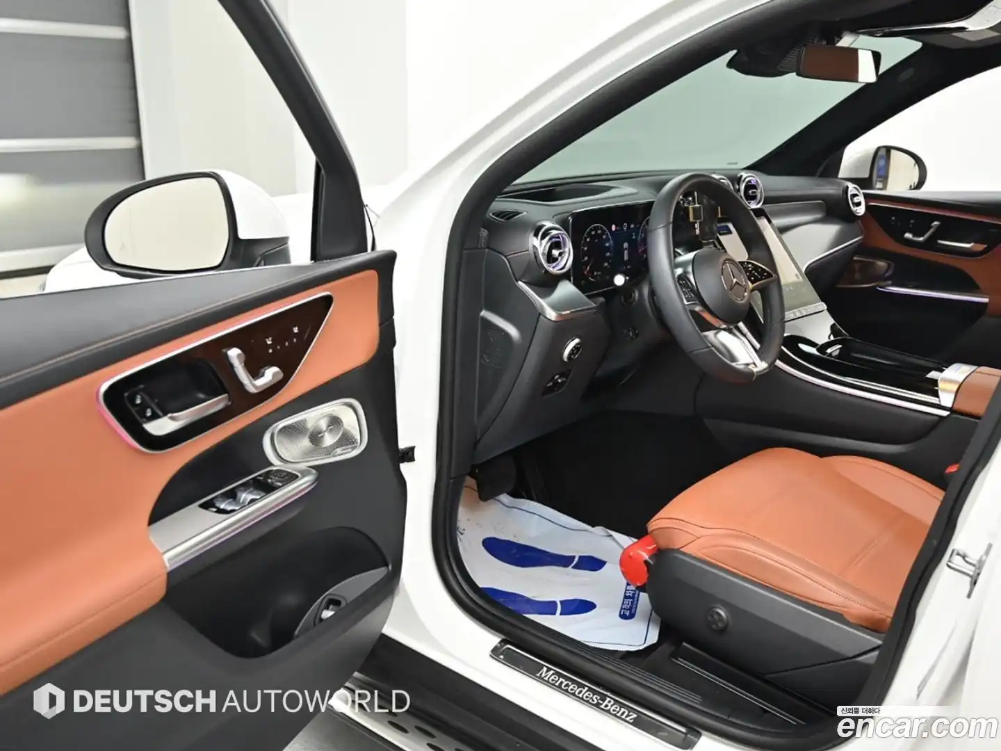 GLC-Class Mercedes-Benz 2024.11-OPTION-015