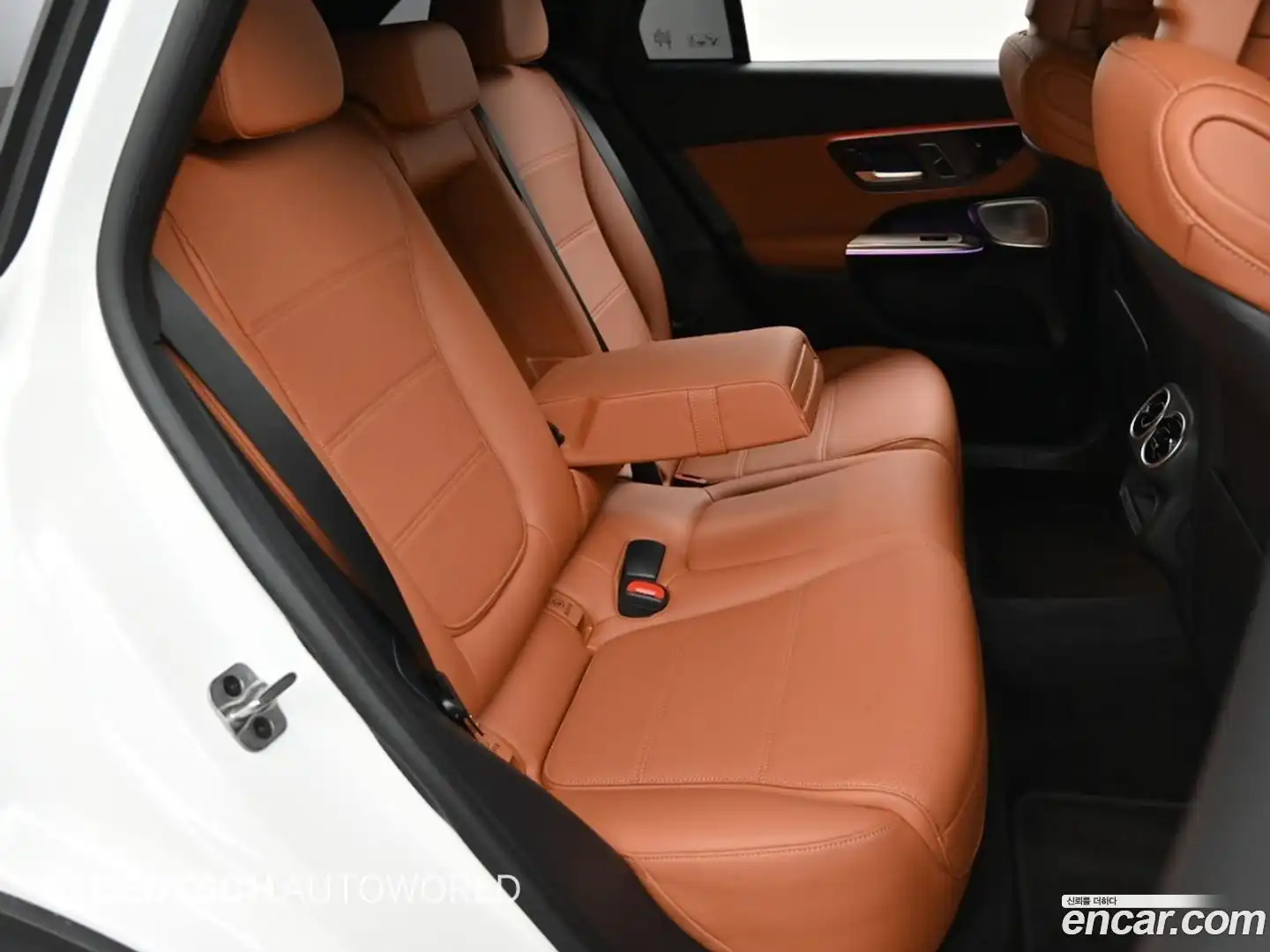 GLC-Class Mercedes-Benz 2024.11-OPTION-016