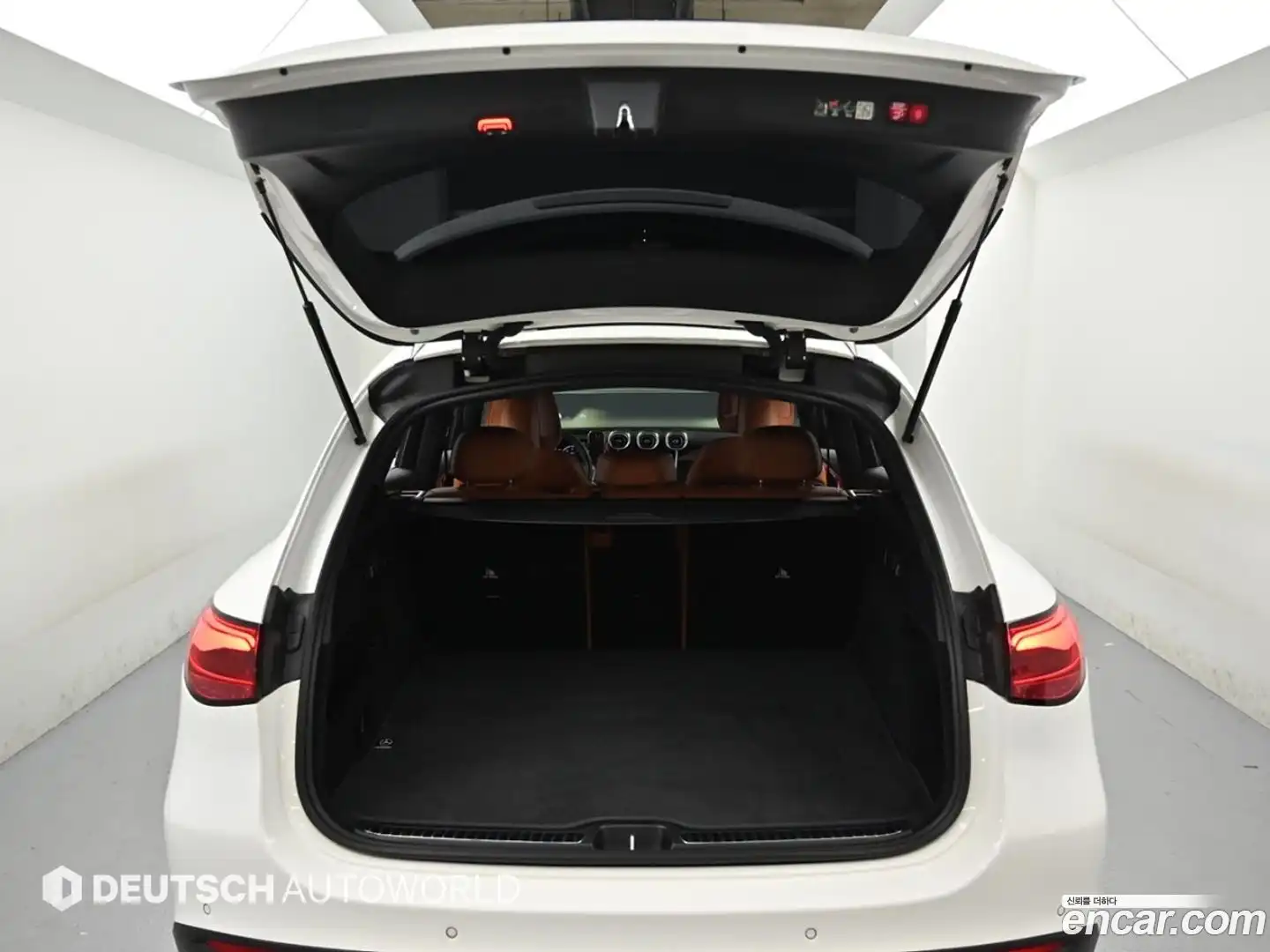 GLC-Class Mercedes-Benz 2024.11-OPTION-023