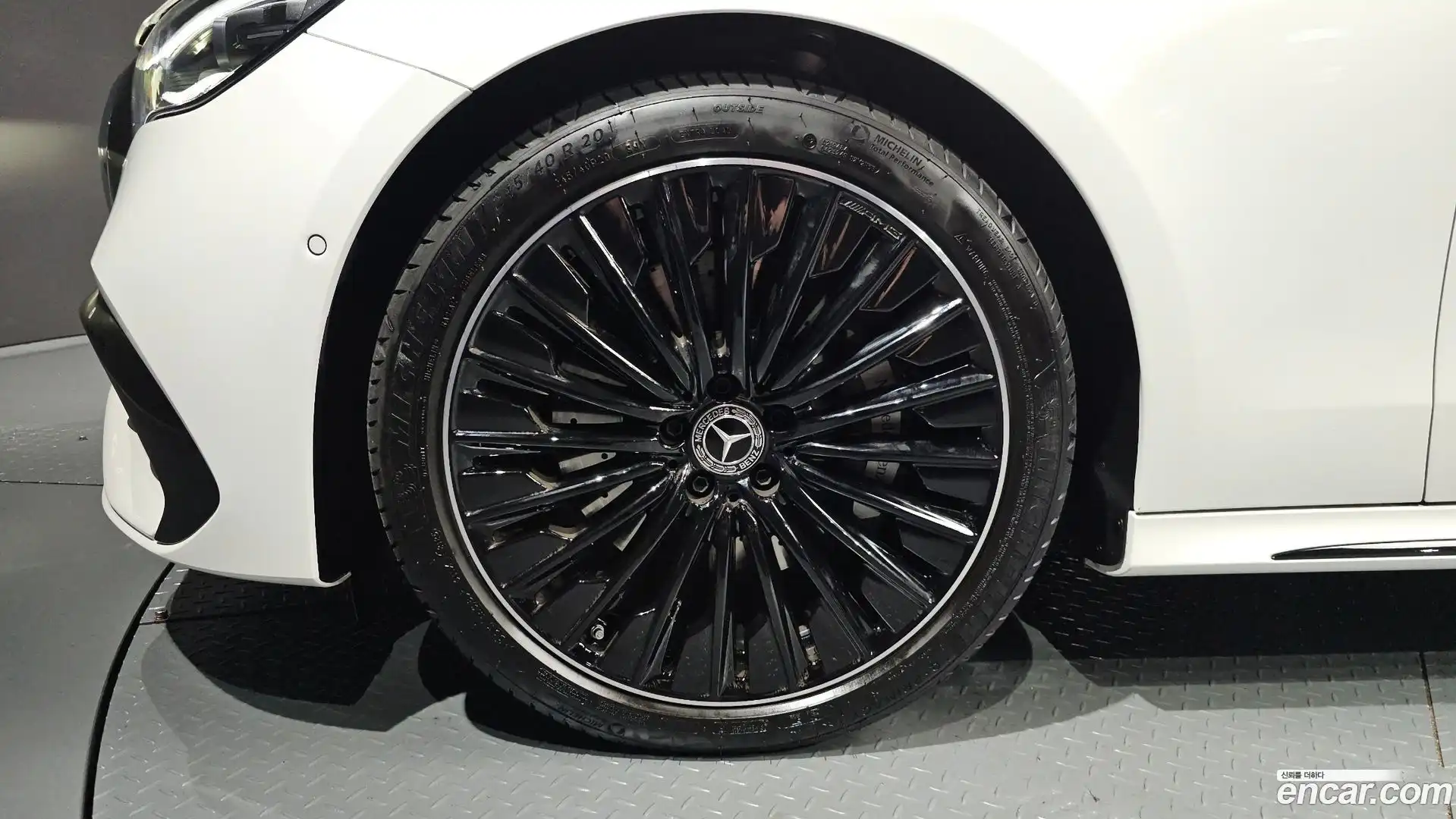 E-Class Mercedes-Benz 2026.1-OUTER-005