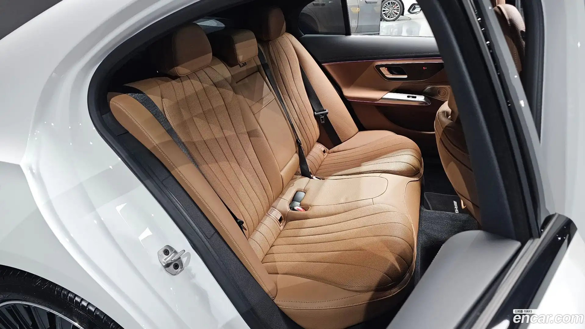 E-Class Mercedes-Benz 2026.1-OPTION-015