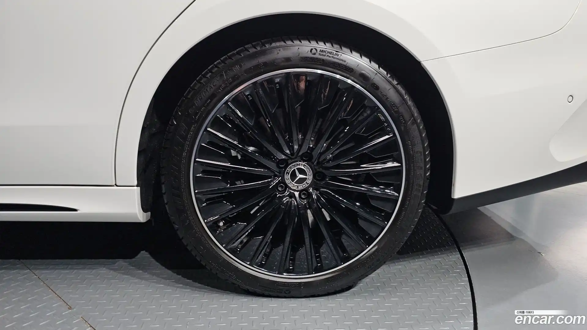 E-Class Mercedes-Benz 2026.1-OUTER-031