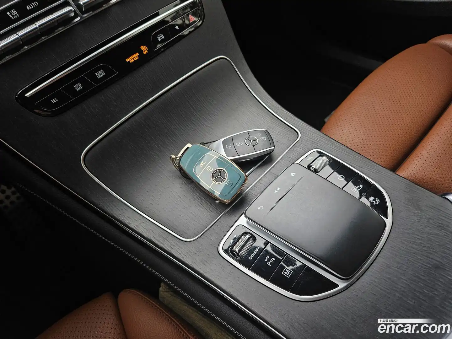 GLC-Class Mercedes-Benz 2020.11-INNER-009