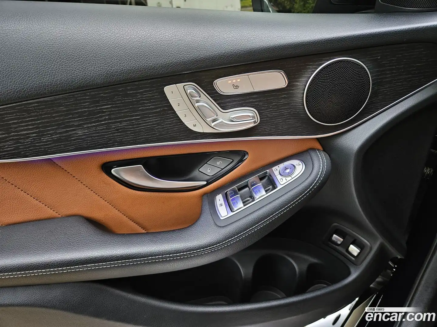 GLC-Class Mercedes-Benz 2020.11-OPTION-018