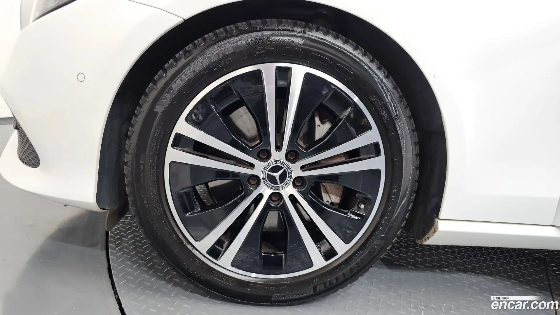 E-Class Mercedes-Benz 2020.7-OUTER-005