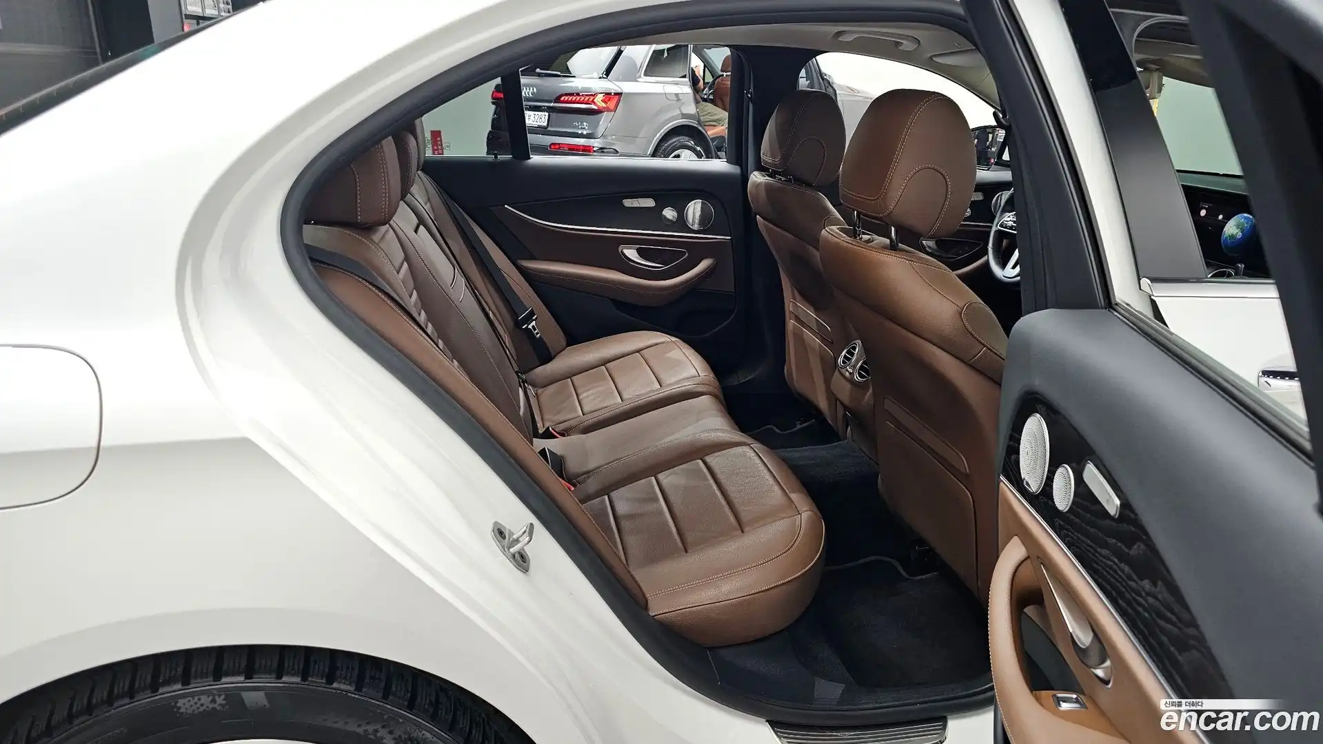 E-Class Mercedes-Benz 2020.7-OPTION-015