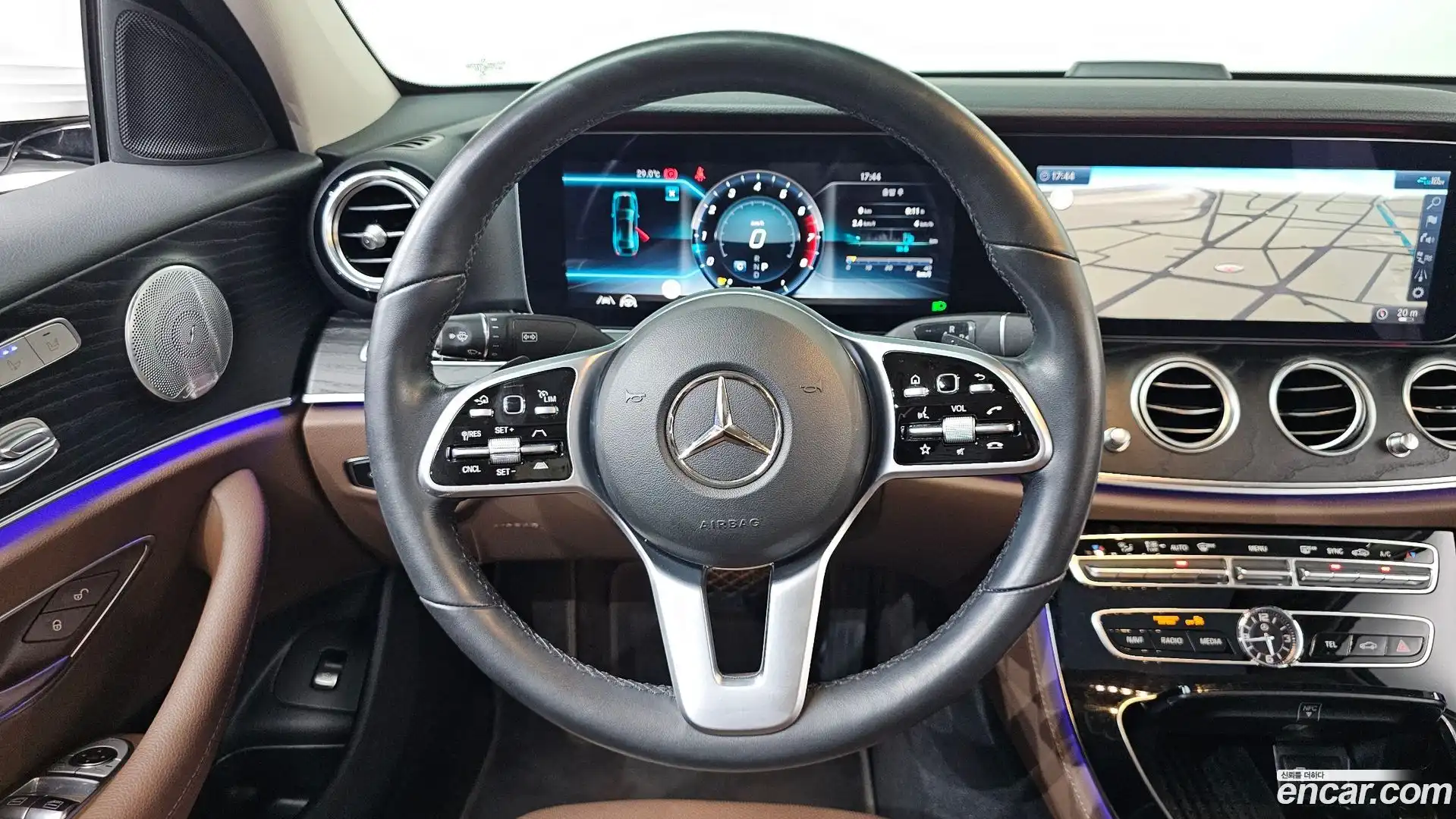 E-Class Mercedes-Benz 2020.7-OPTION-017