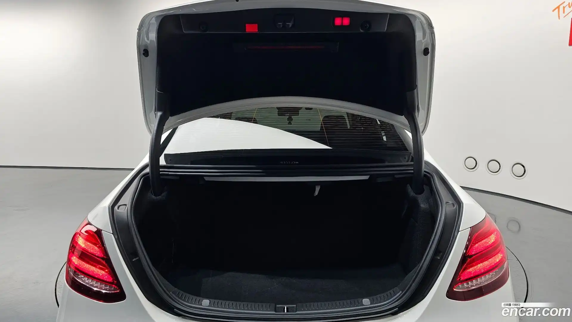 E-Class Mercedes-Benz 2020.7-OPTION-021